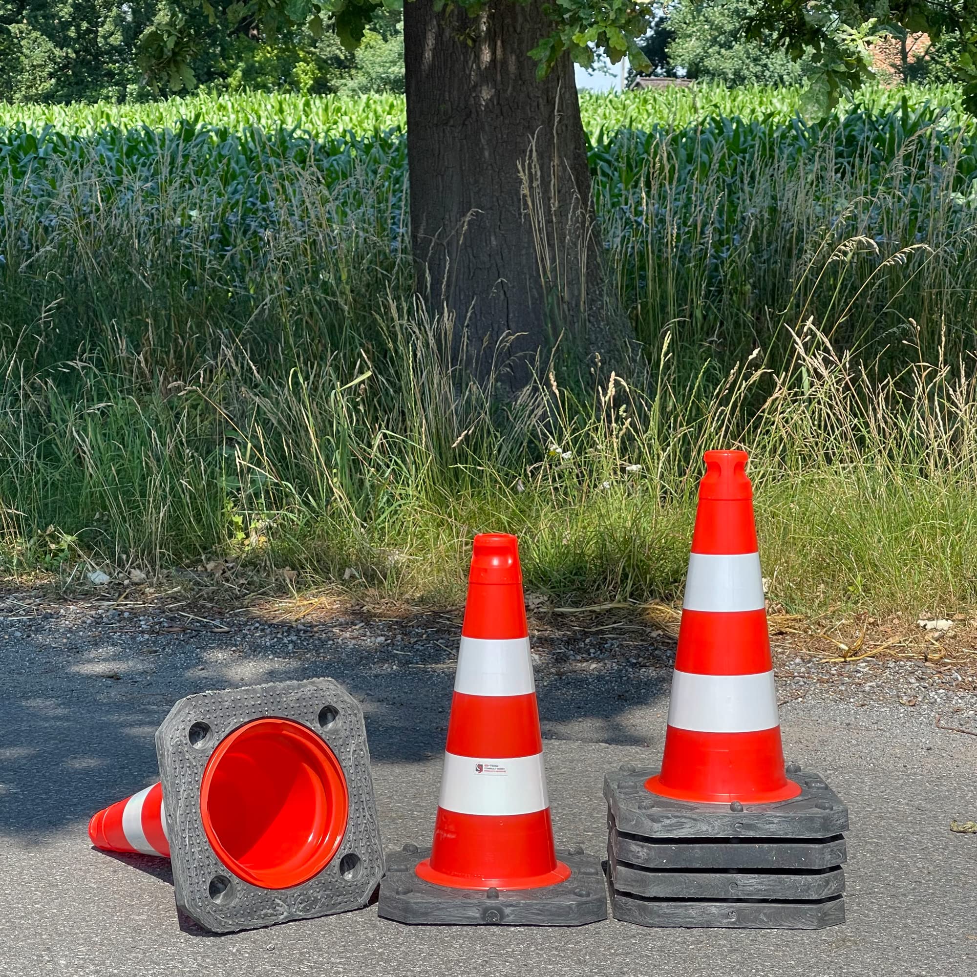 6er-Pack Premium Qualitäts Pylonen 500mm - langlebige 2,5kg schwere Verkehrshütchen standsicher - reflektierende Folienstreifen