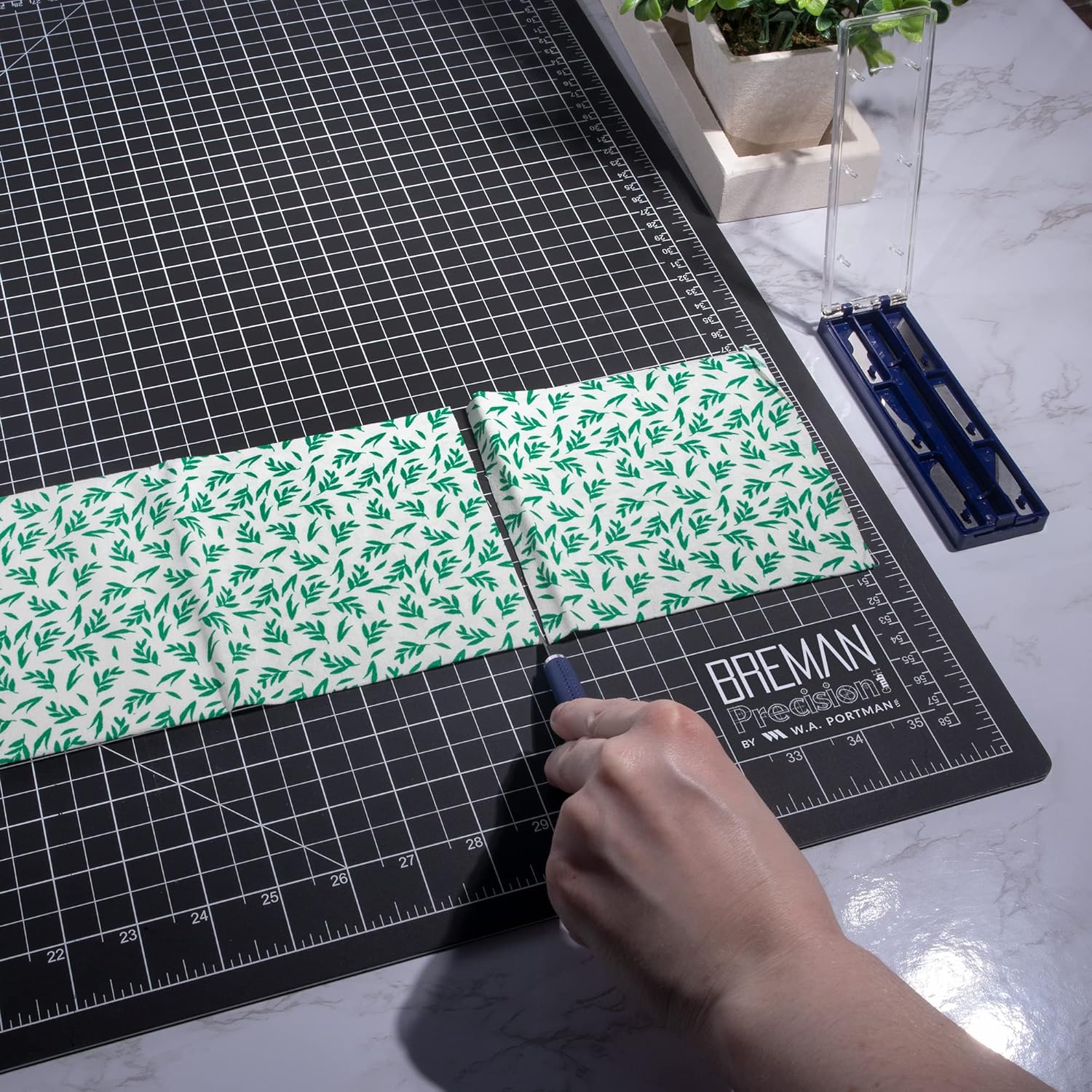 WA Portman Craft Knife Set & Craft Cutting Mat - 24x36 inch 2-sided Self-Healing Craft Cutting Board & 7pc Hobby Knife Set with 10 Extra Blades - Precision Knife with Blades & Hobby Cutting Mat Set