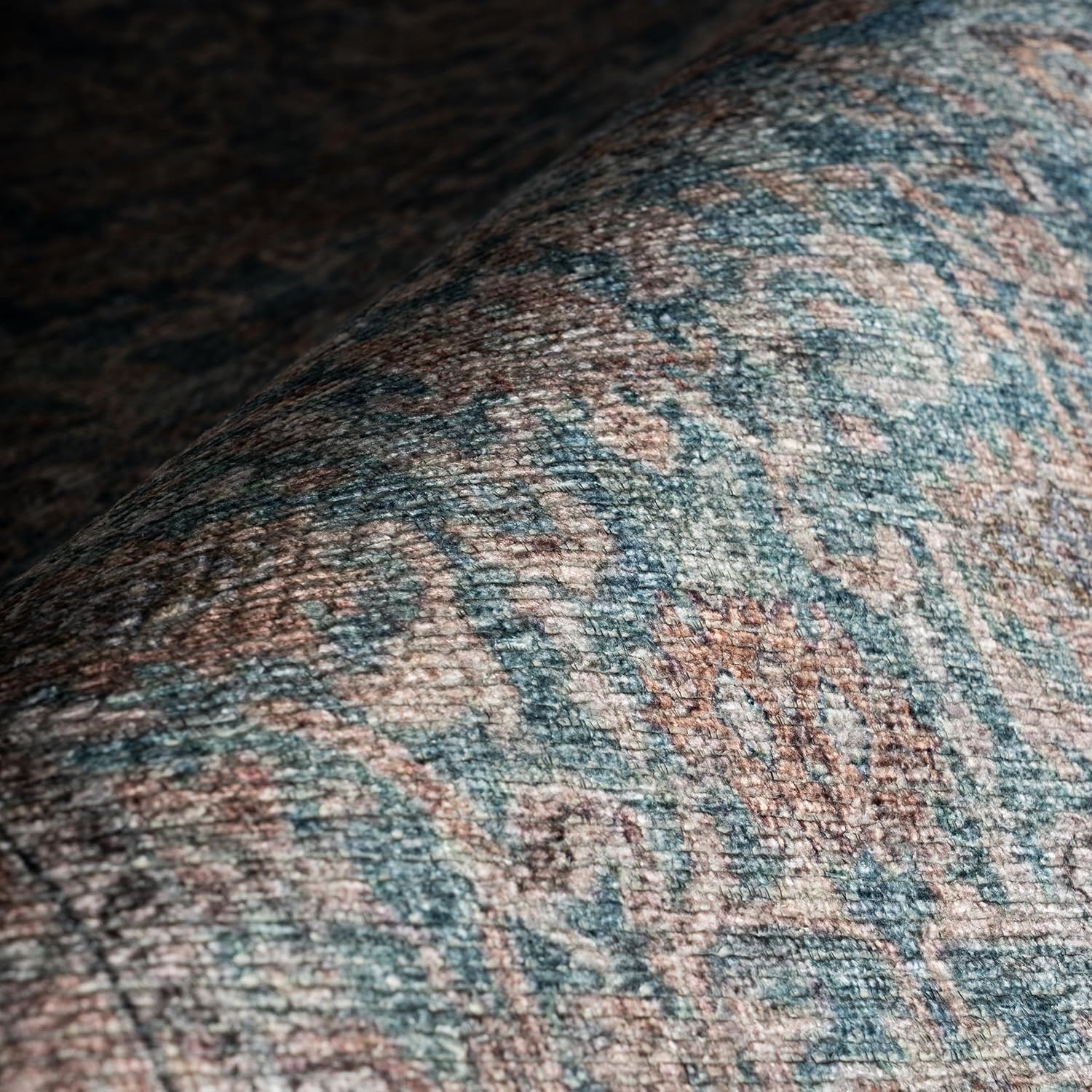 Dash & Albert Ysenna Traditional Washable Rug