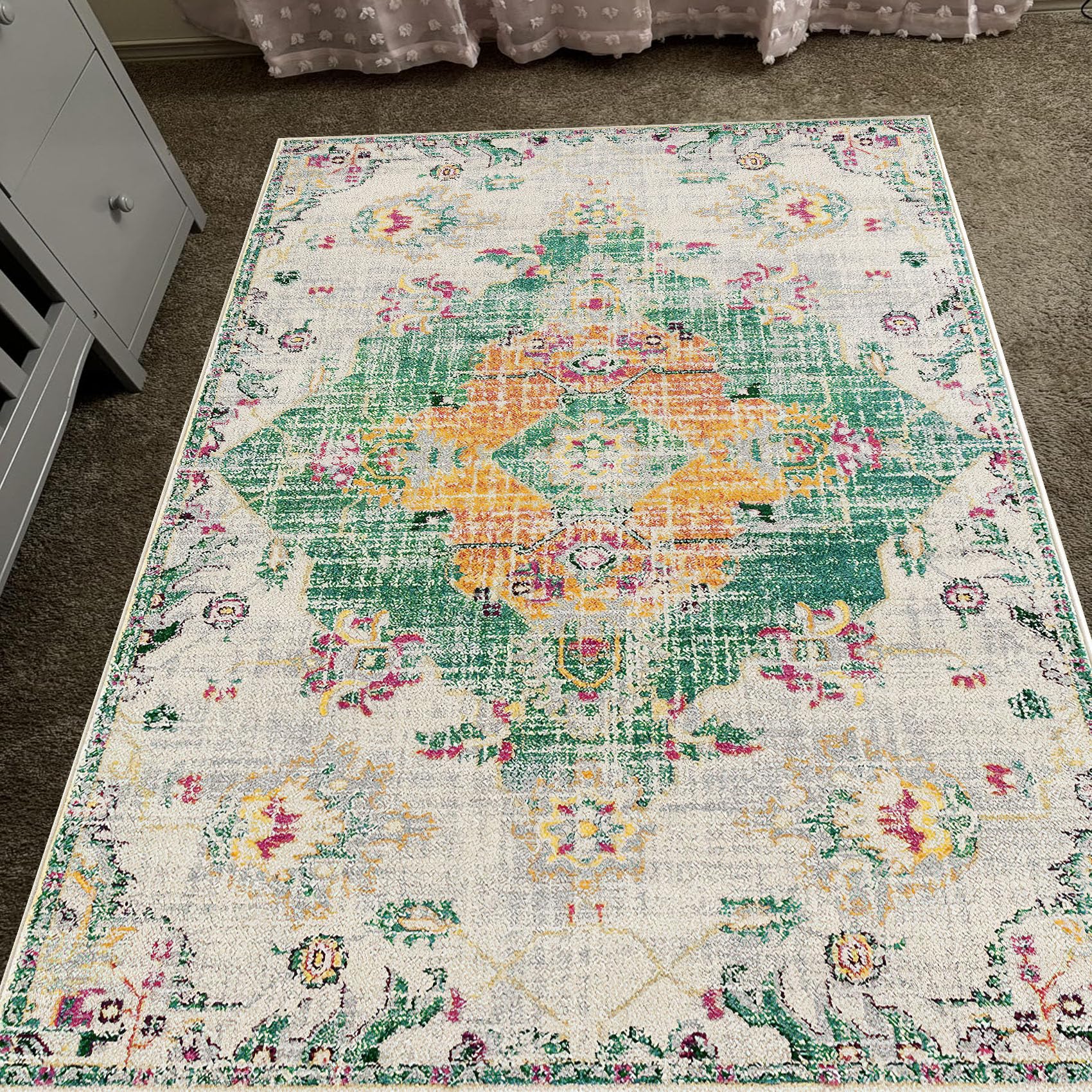 Tapis vintage floral pour réchauffer votre salon avec une décoration élégante orange