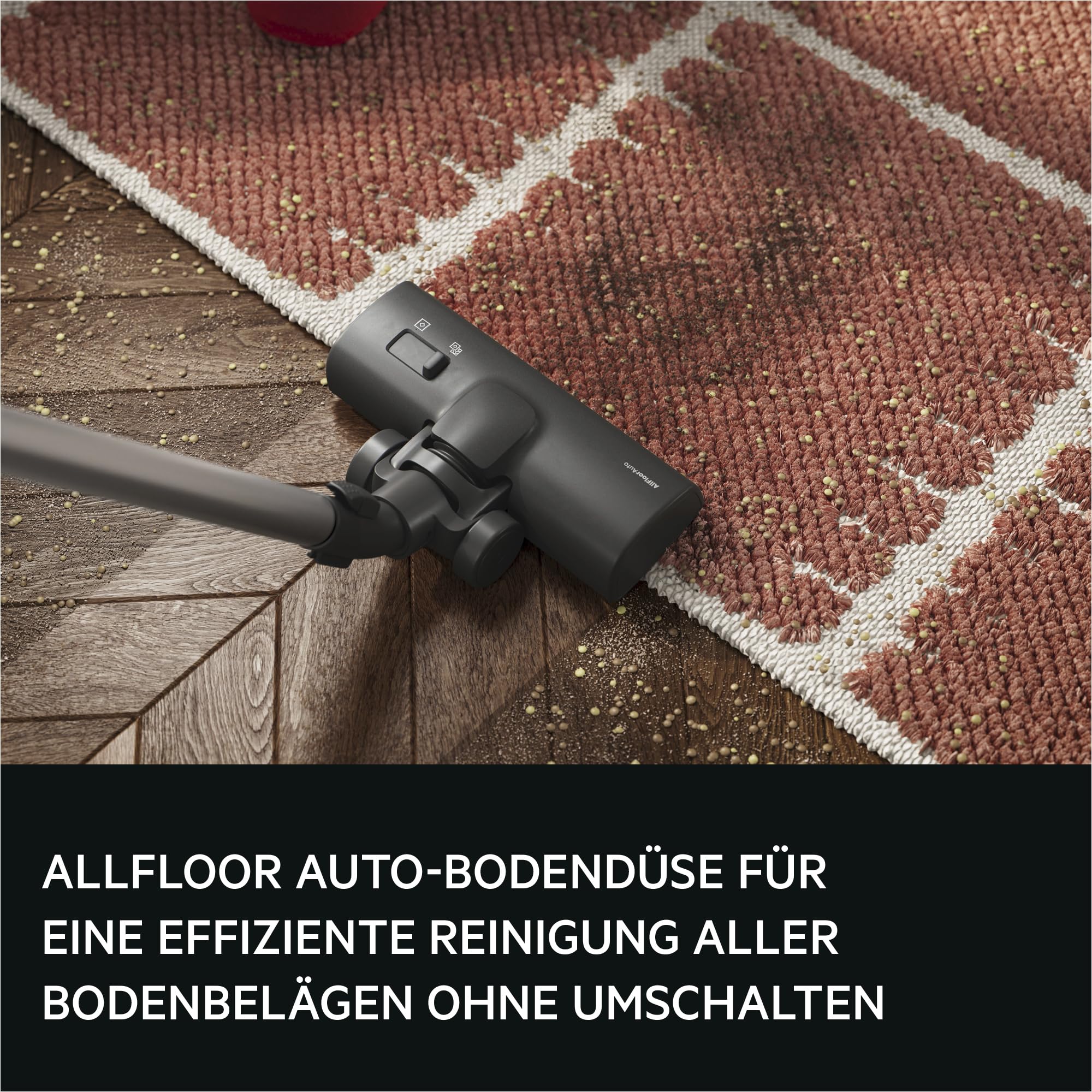 AEG Staubsauger mit Beutel, besonders leise 64 dB, kraftvolle 750 W, ergonomischer Handgriff, 12 m Aktionsradius, HEPA Allergy Plus Filter, AllFloor Düse für Hart- und Teppichböden, Schwarz, VX83‑2EBR | 750 W, 3,5 l, Geräuschpegel 64 dB(A), Staubsauger mi