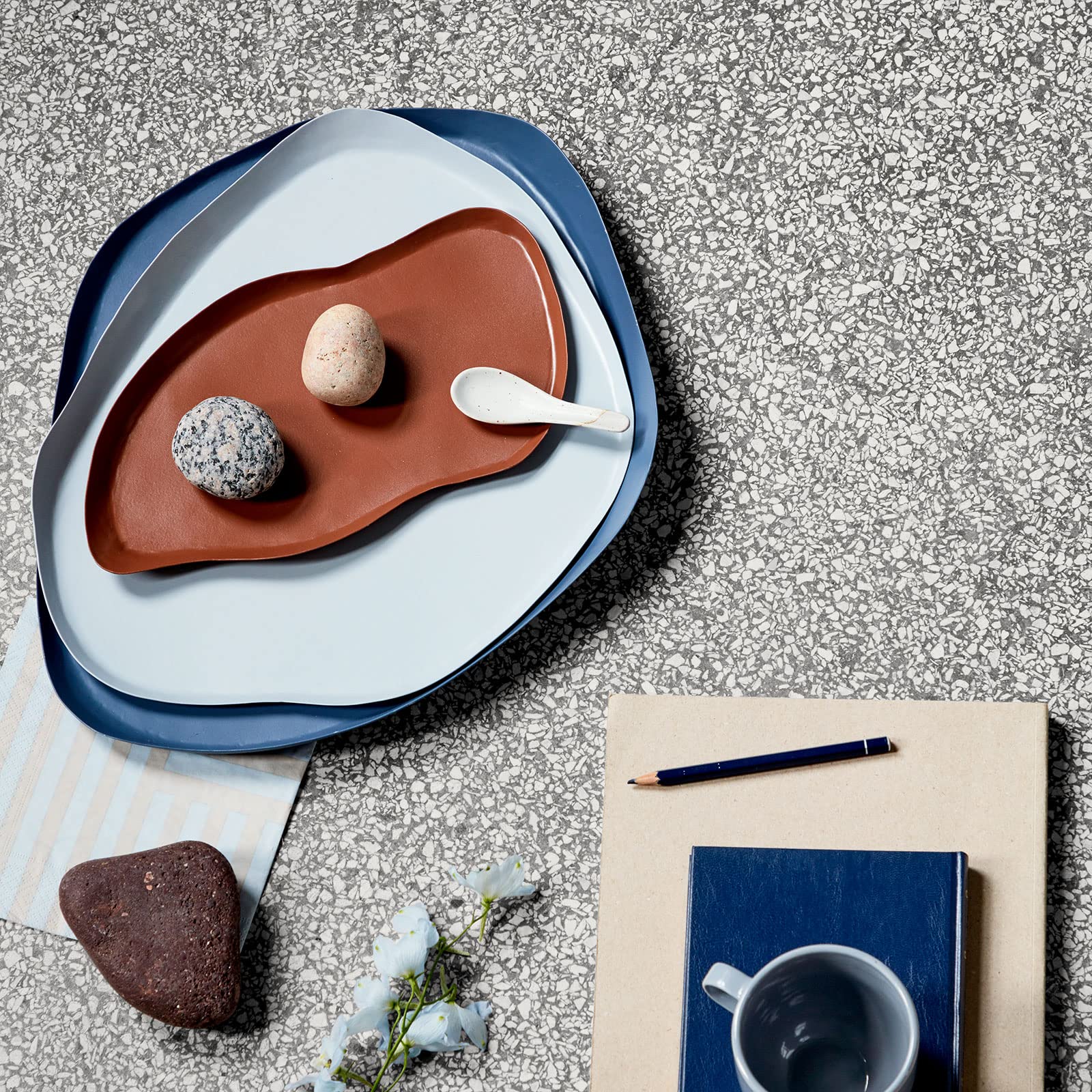 Broste Copenhagen 71178042 Servierplatte, Eisen, 32 x 39 x 3 cm