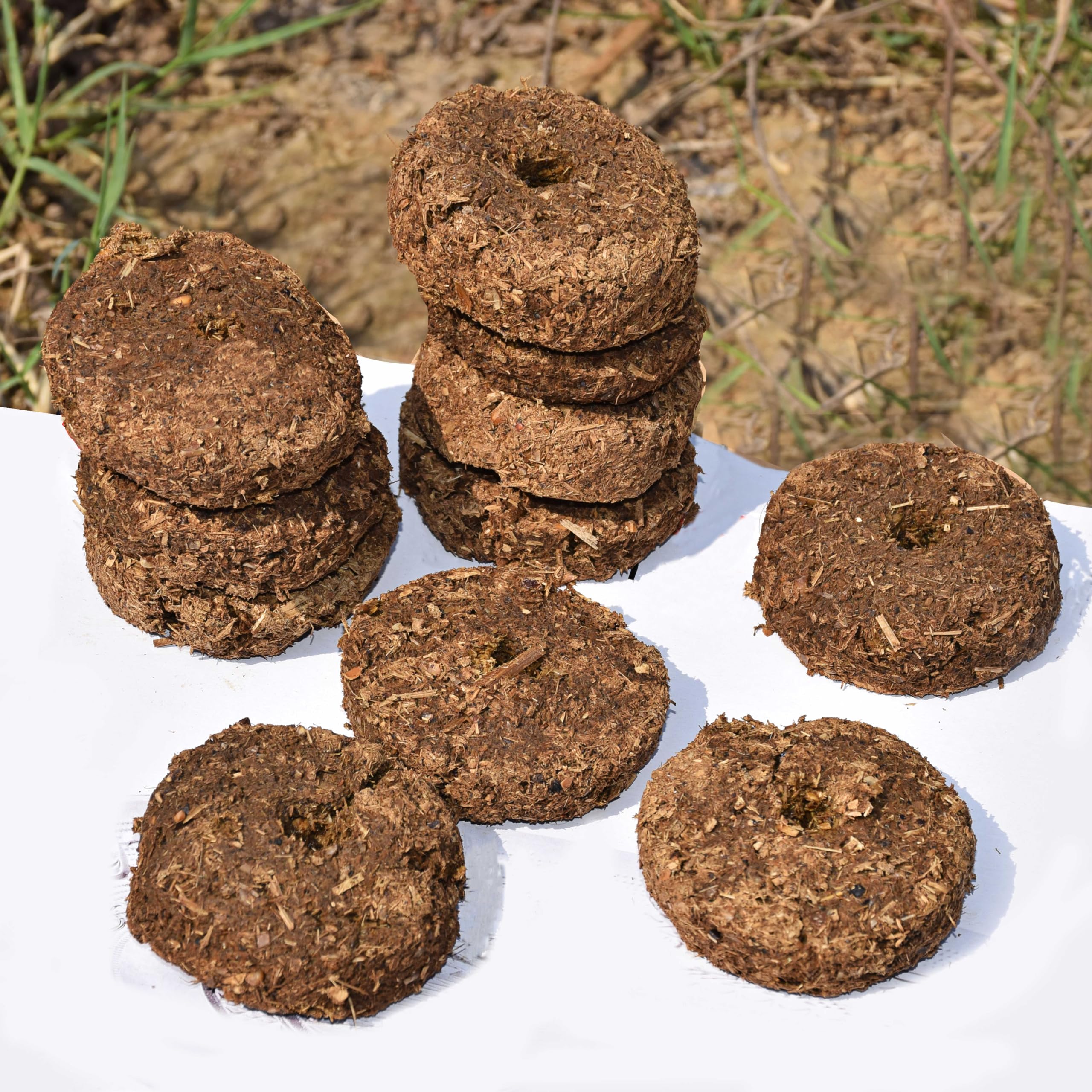 Pure Source India Natural and Pure Cow Dung Mala for Hawan | Pooja Samagri |Holi Puja |Holika Dahan/Upla/badkula/Natural Gobar ki Uple | Kande ki mala (5cm x 1.5cm - 20 Pieces)