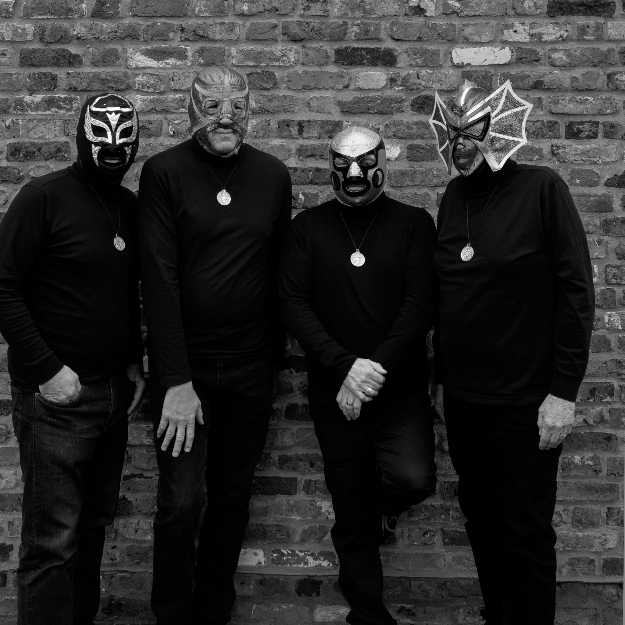 Los Straitjackets
