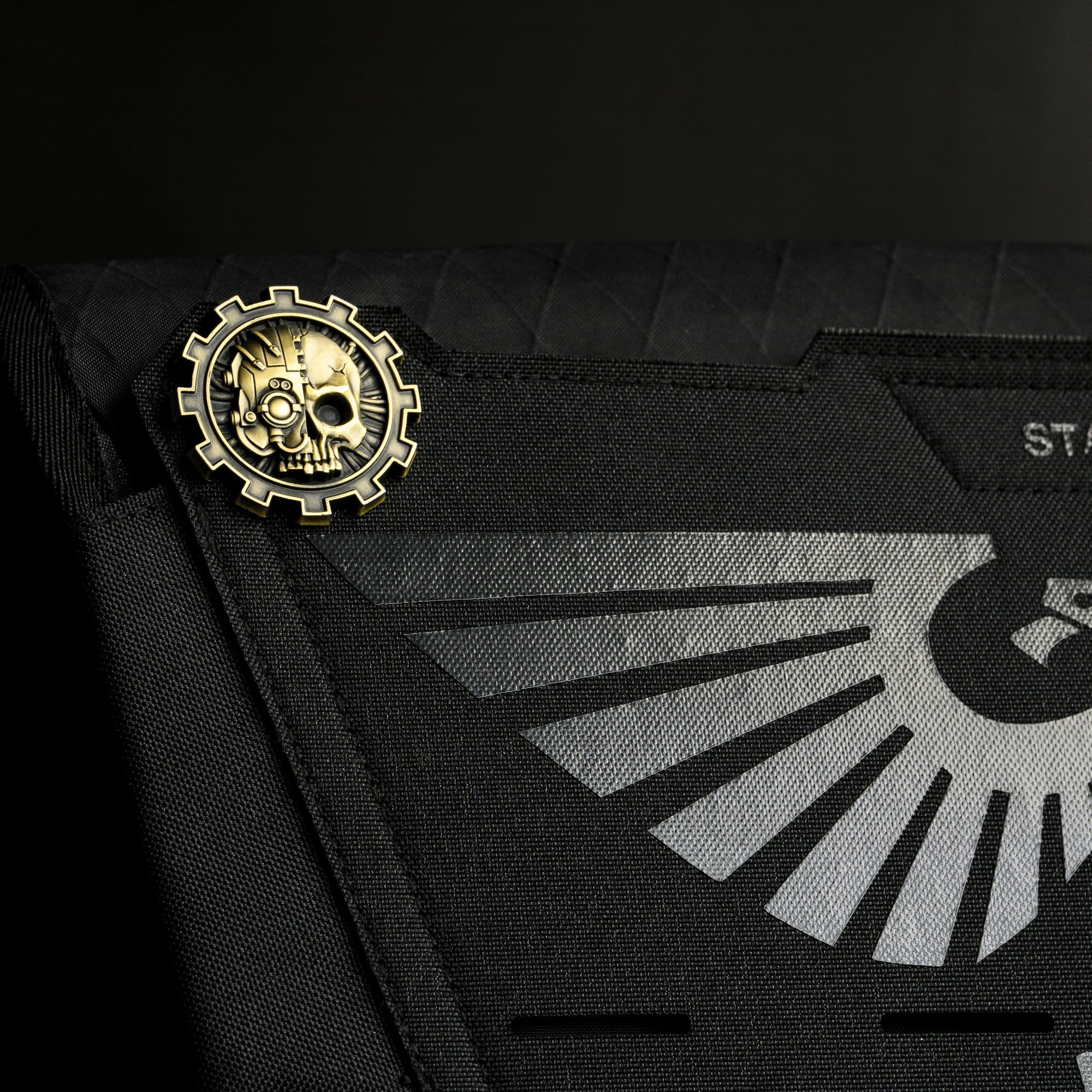 Starforged Warhammer 40K Imperium der Menschheit Space Marines Aeldari Eldar Anstecknadeln Kollektion Pin Badge Brosche Herrenschmuck, Zink, Kein Edelstein