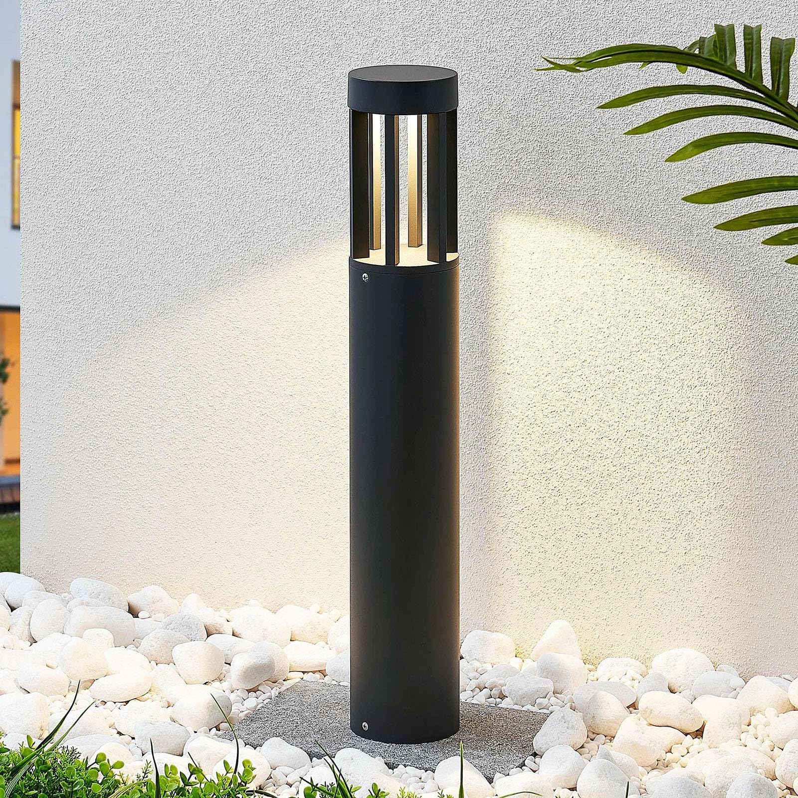 Lucande LED Wegeleuchte, Pollerleuchte Dunkelgrau Außenleuchte 65 cm spritzwassergeschützt IP54 6,5W Gartenlampe