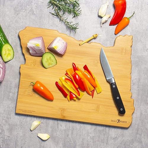Miniatura 5 de Totally Bamboo Tabla para cortar y bandeja de servir con forma del estado de Oregón y charcutería con arte de Summer Stokes, incluye lazo para