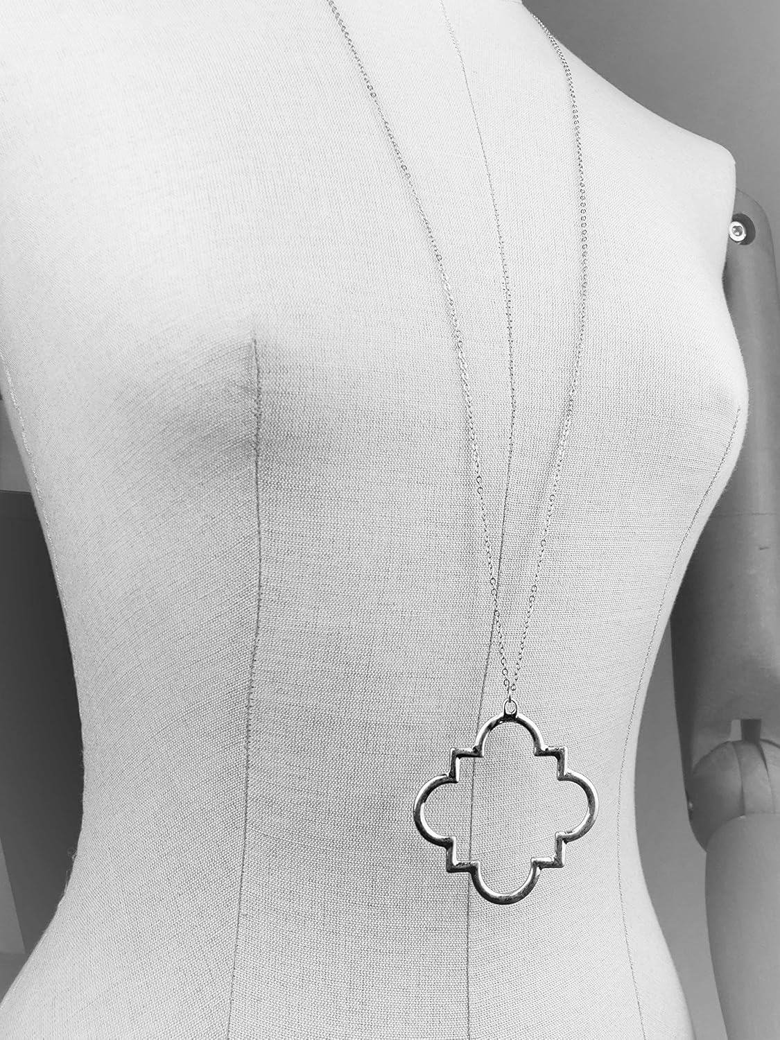 POMINA Gold Fashion Long Chain Necklace Quatrefoil Necklace Two-Tone Clover Pendant Necklace Geometric Pendant Sweater Long Necklace for Women - Image 4