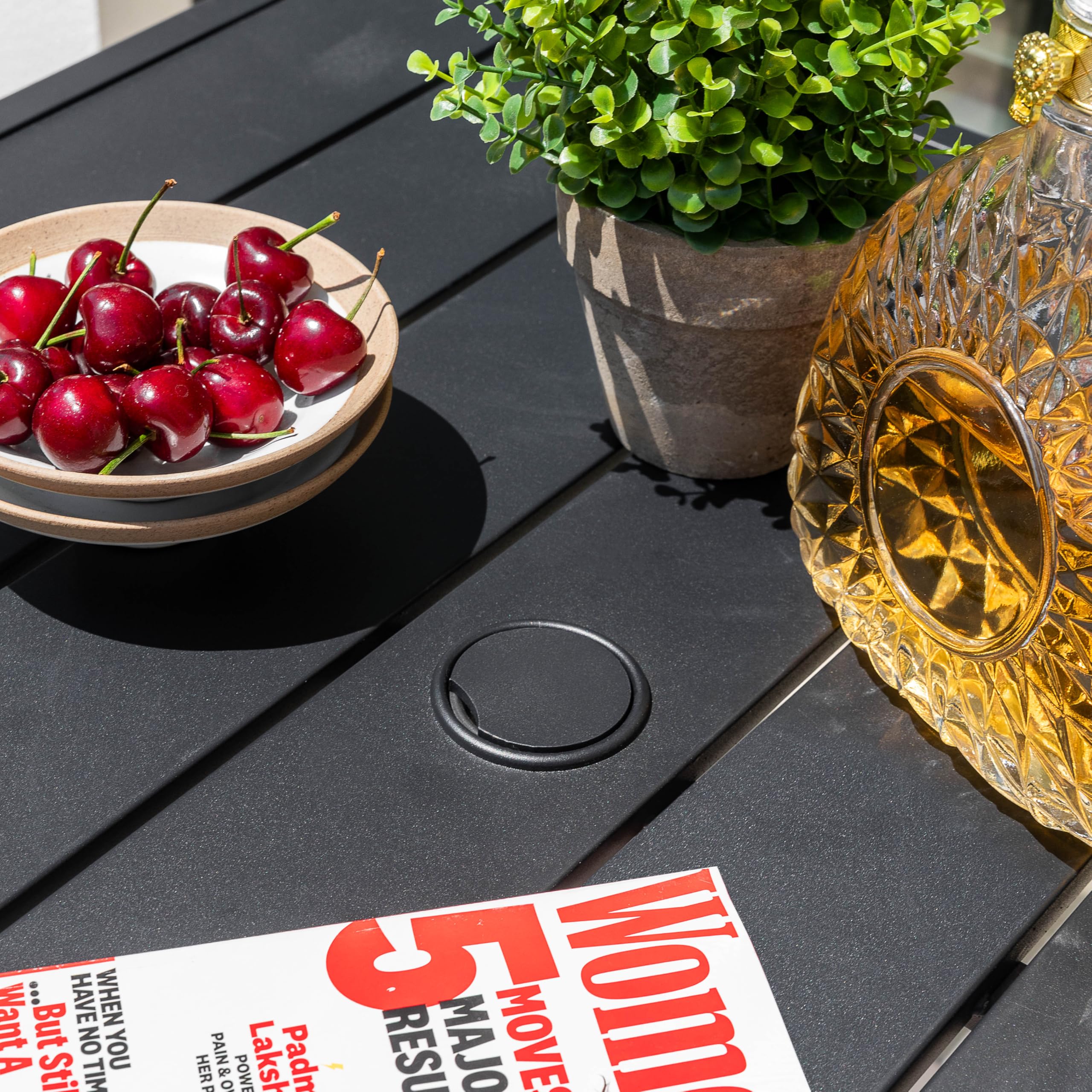 Avestar Outdoor 71 cm Quadratischer Bartisch mit Sonnenschirmloch, Stehtisch, Lattenrost-Tischplatte mit pulverbeschichtetem Metallgestell, für Terrasse, Garten, Hinterhof und Balkon, Schwarz