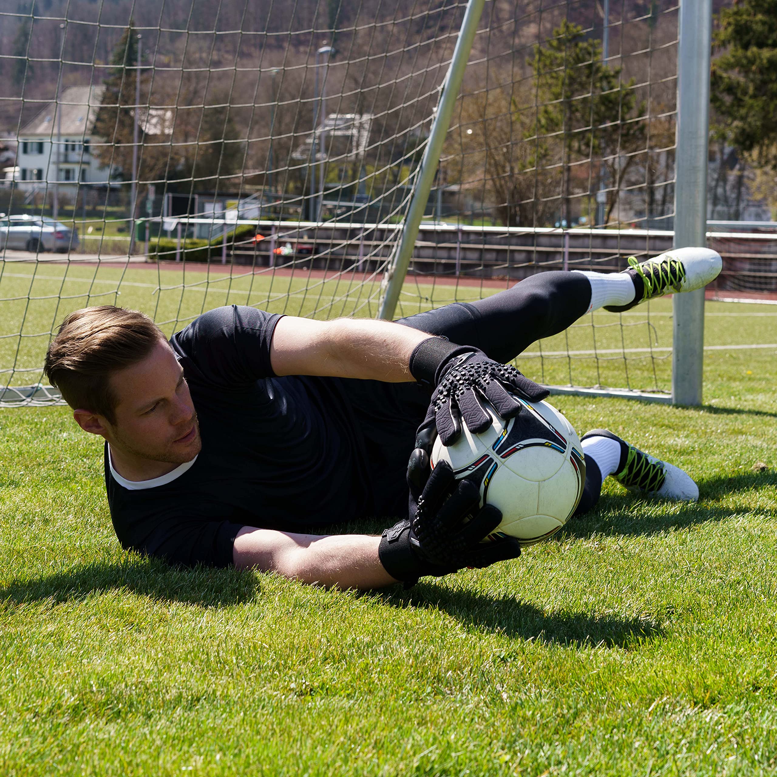 CATCH&KEEP Guanti da portiere professionali per adulti, massima presa, modello premium – guanti da calcio – con la nostra impugnatura Octopus (nero scuro | nero, 6)