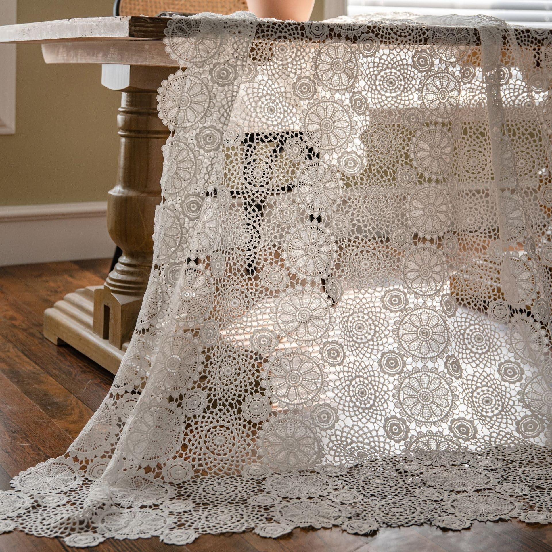 Koronkowy obrus vintage kwiatowy szydełkowany wzór romantyczny prostokątny pokrowiec shabby chic styl elegancka nakładka na specjalne okazje (130 x 130 cm)