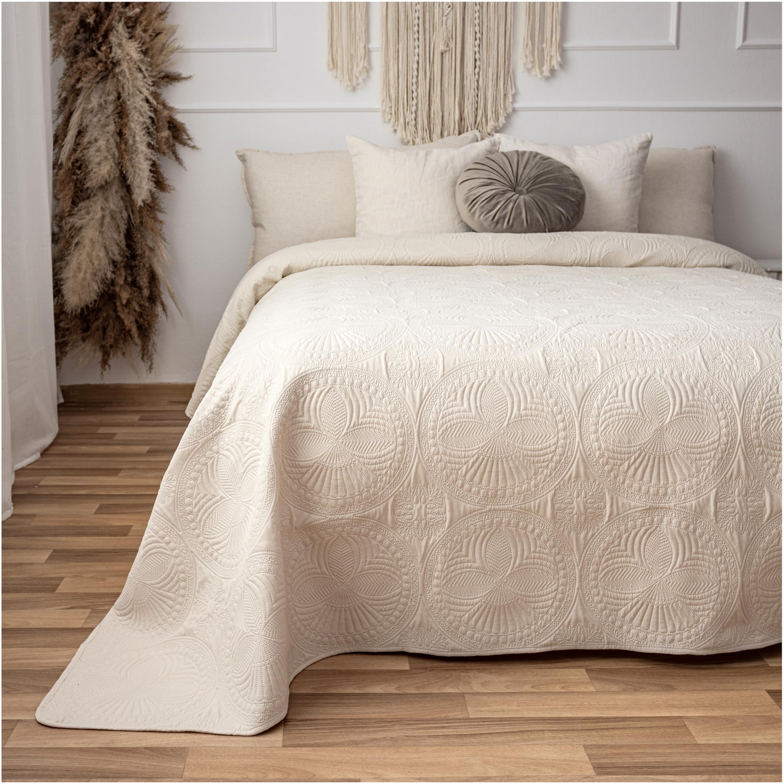 CalmyHOME Bedspread 170 x 220 cm Bed Throw Bedspreads - Throw Mandala Sofa Throw Quilt Sofa Blanket Bed Throw Blanket Day Blankets Bed Cover XXL Blanket Quilted (Cream)