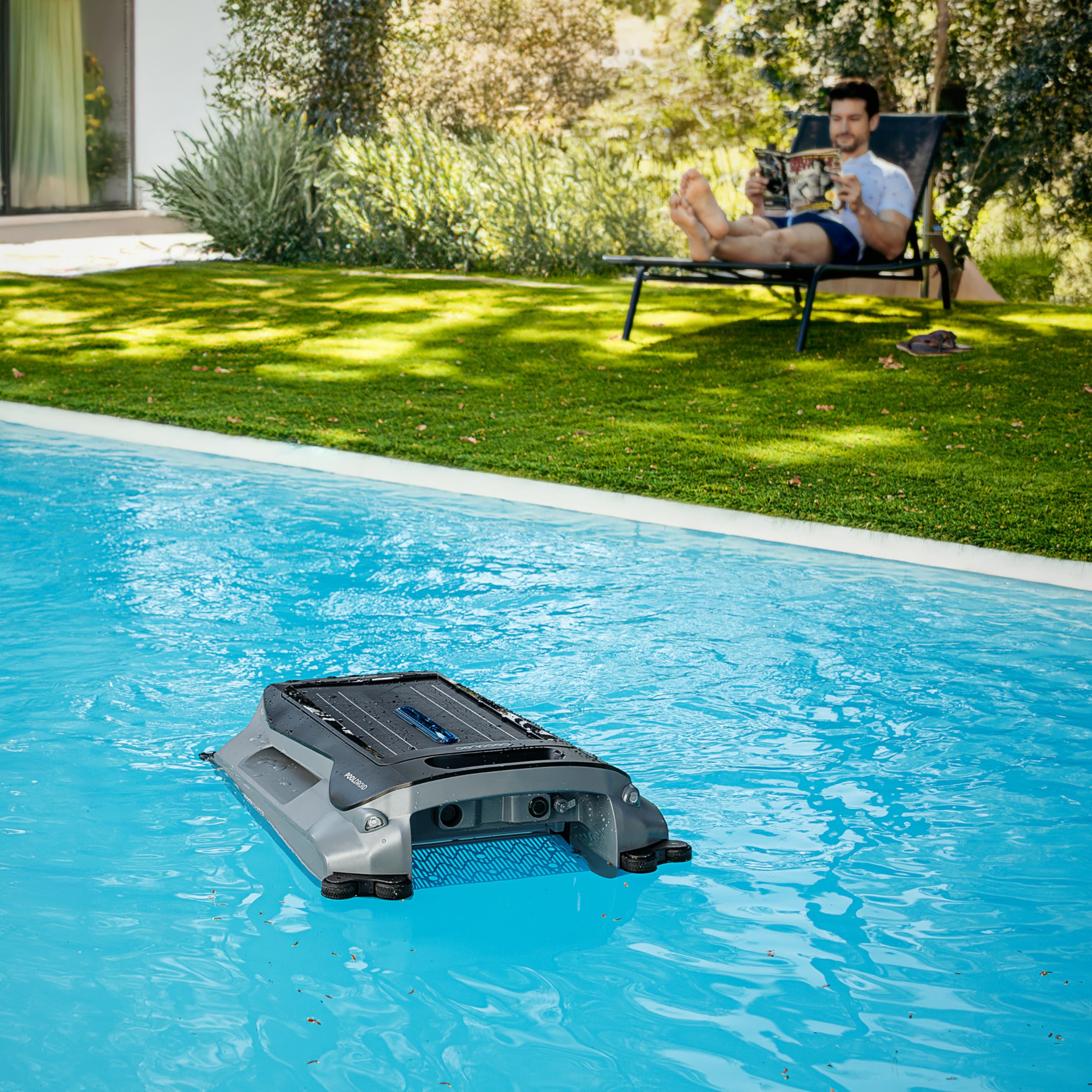 Cecotec Robot Pulitore Piscina Senza Fili Conga Pooldroid AquaSkater, Per Superficie e Linea di Galleggiamento, Carica Solare, Autonomia 16h, Cestello 4.5L, Filtro da 187.5 μm, Navigazione Sensori