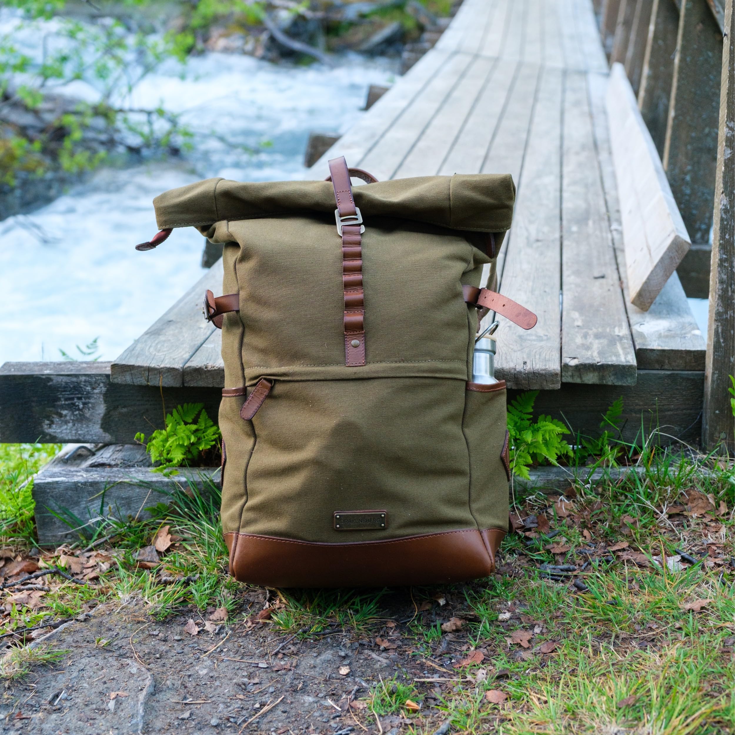 DRAKENSBERG Zaino rolltop in tela e pelle 'Wyatt' scomparto per portatile 15", vintage, per donne, uomini, 20-30L - Verde-Oliva, DR00106