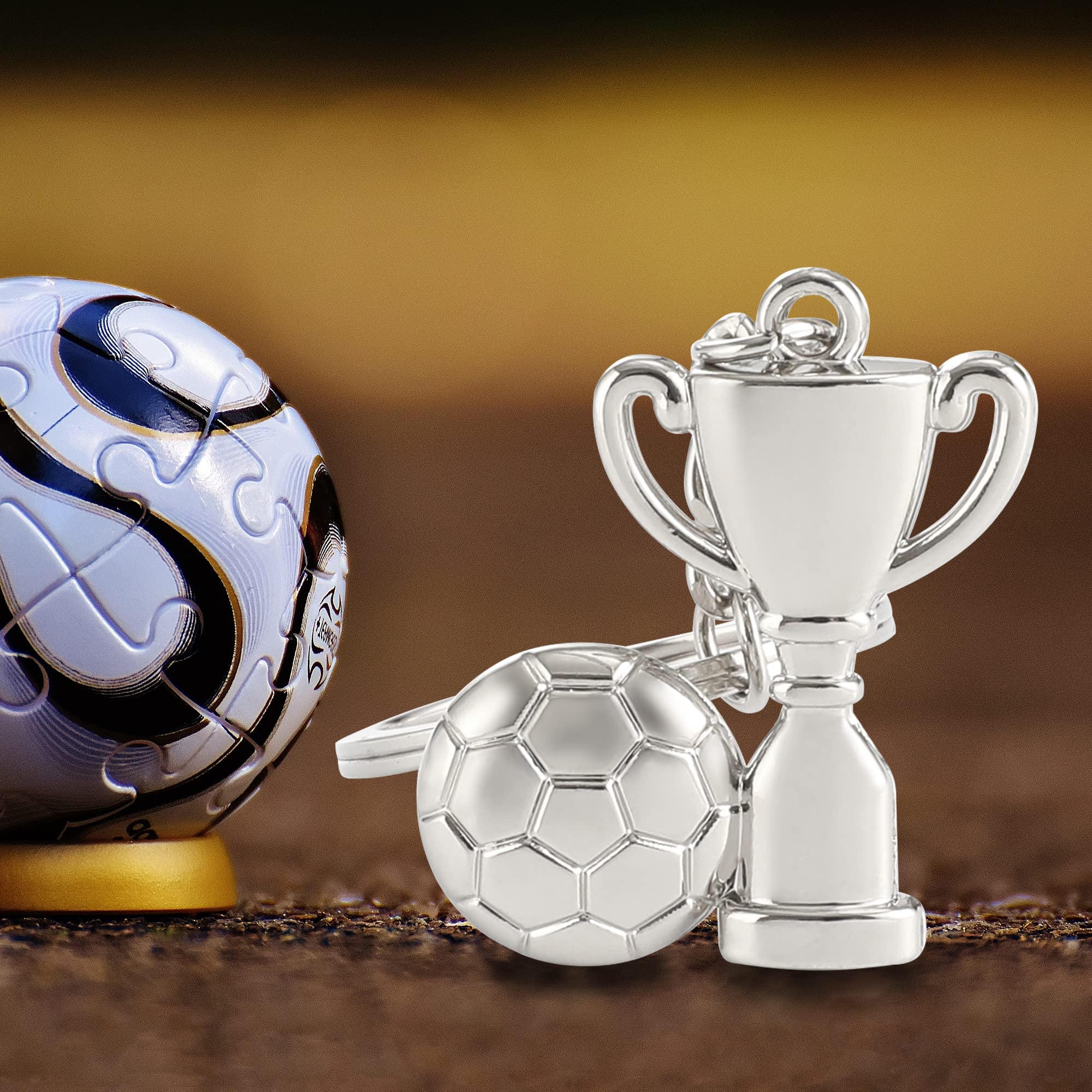 Porte-clés Football En Métal Argenté - Ballon Et Chaussure De Foot, Décoratif Pour Sac Ou Clés