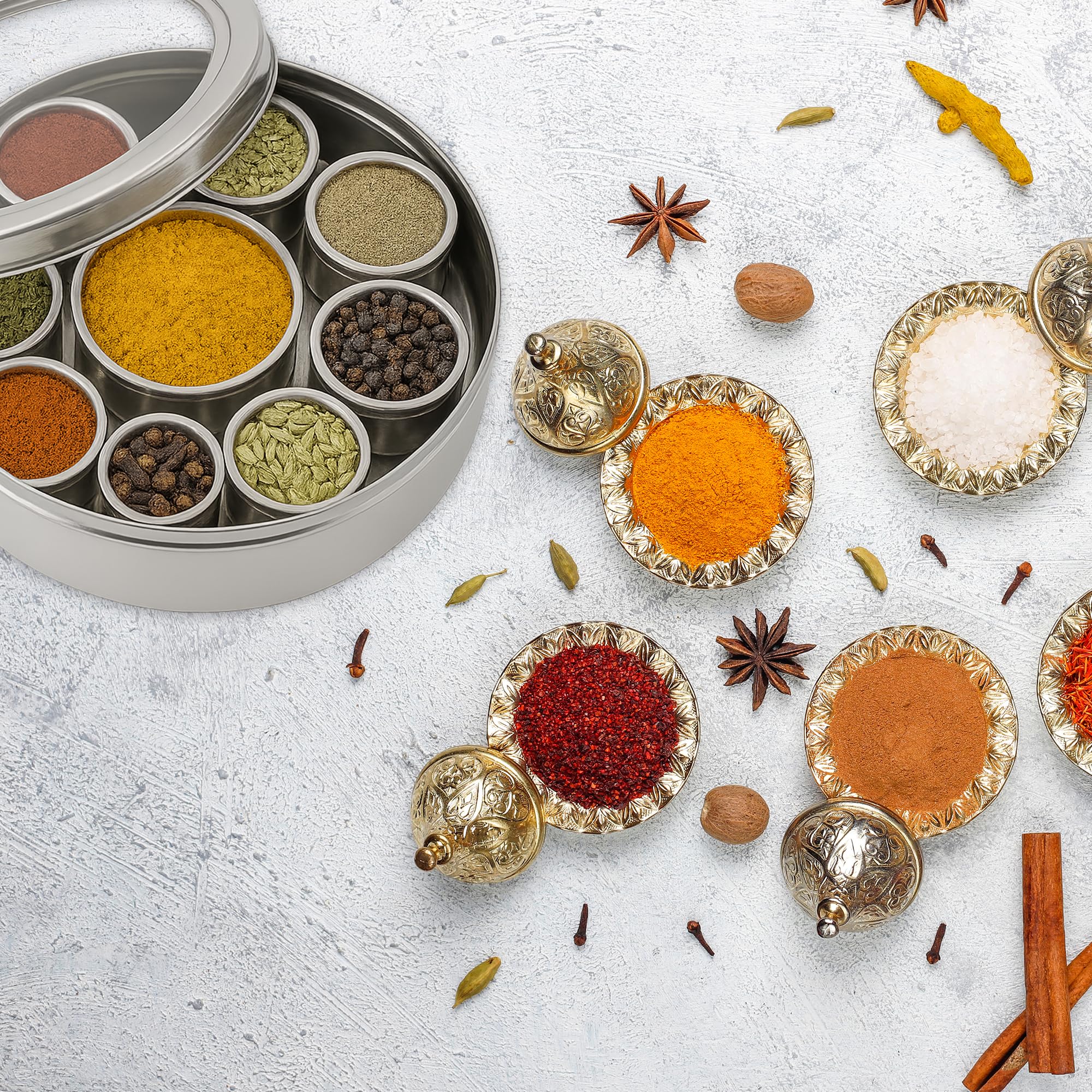 Masala Dabba Boîte à épices indienne Couvercle transpertant 9 compartiments avec couvercles individuels en acier inoxydable de qualité alimentaire avec 2 cuillères de service (22 cm, couvercle