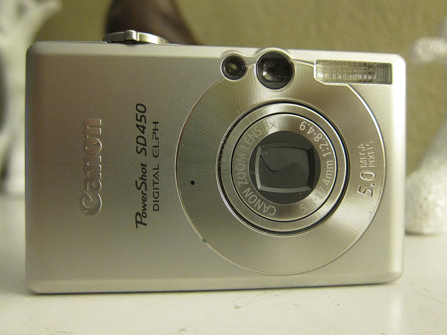 Canon Powershot SD450 5MP Digital Elph Camera with 3x Optical Zoom (Renewed) - Image 1 of 8