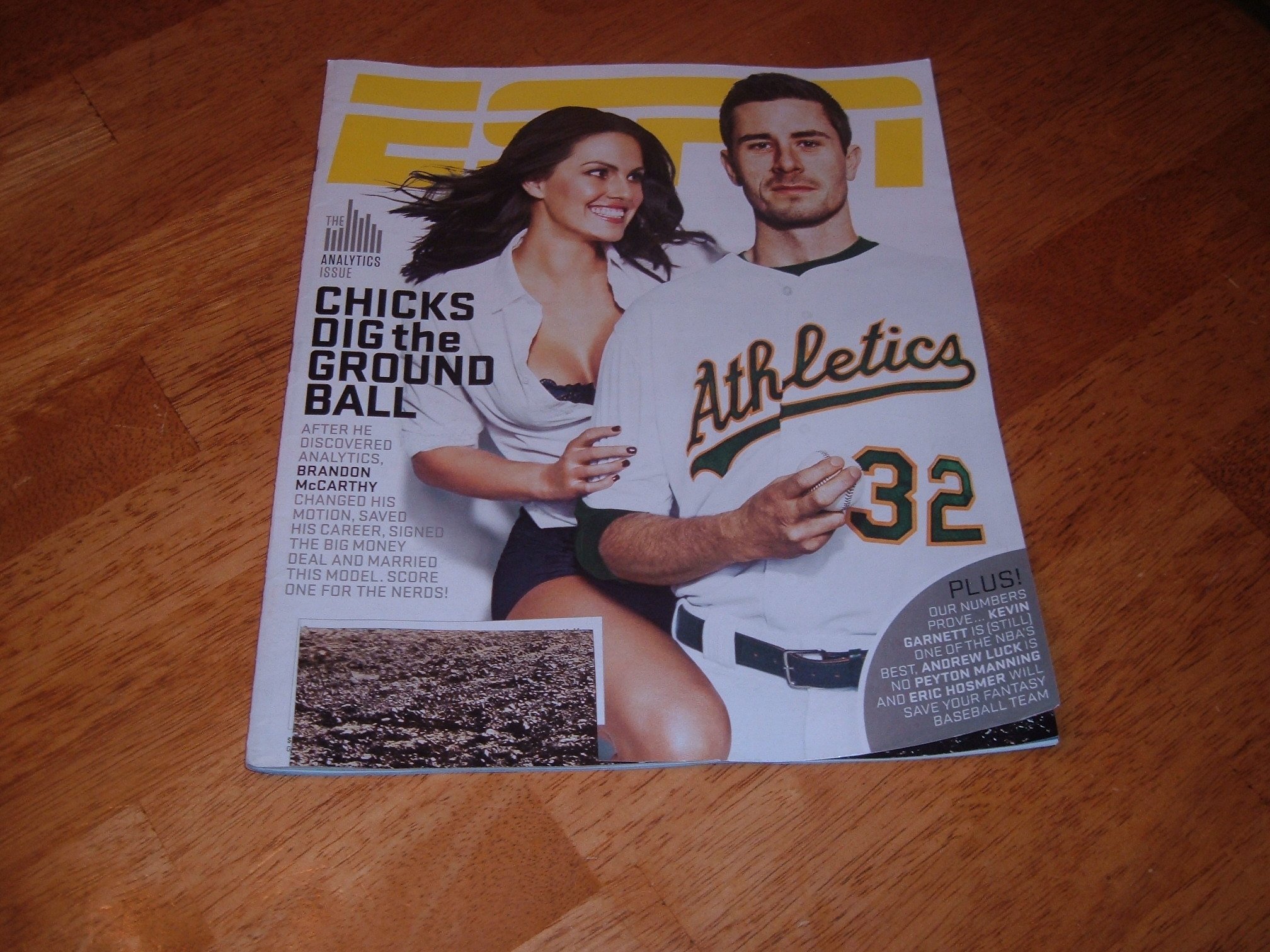 Espn March 5 2012 Magazine-chicks Dig the Ground Ball-