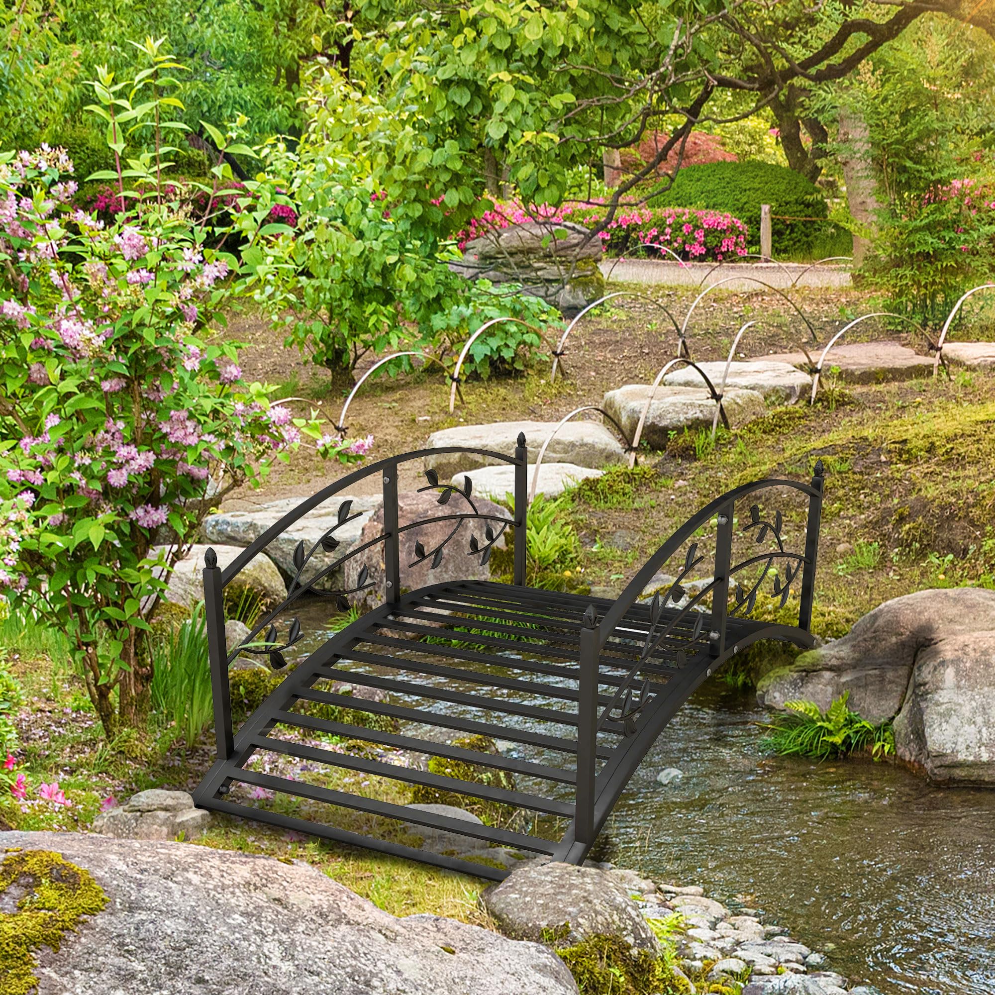 Outsunny Puente de Jardín - Puente de Cuenca - Decoración del Jardín Dom. 119 x 67 x 47 cm, con barandilla, diseño de vid de acero negro