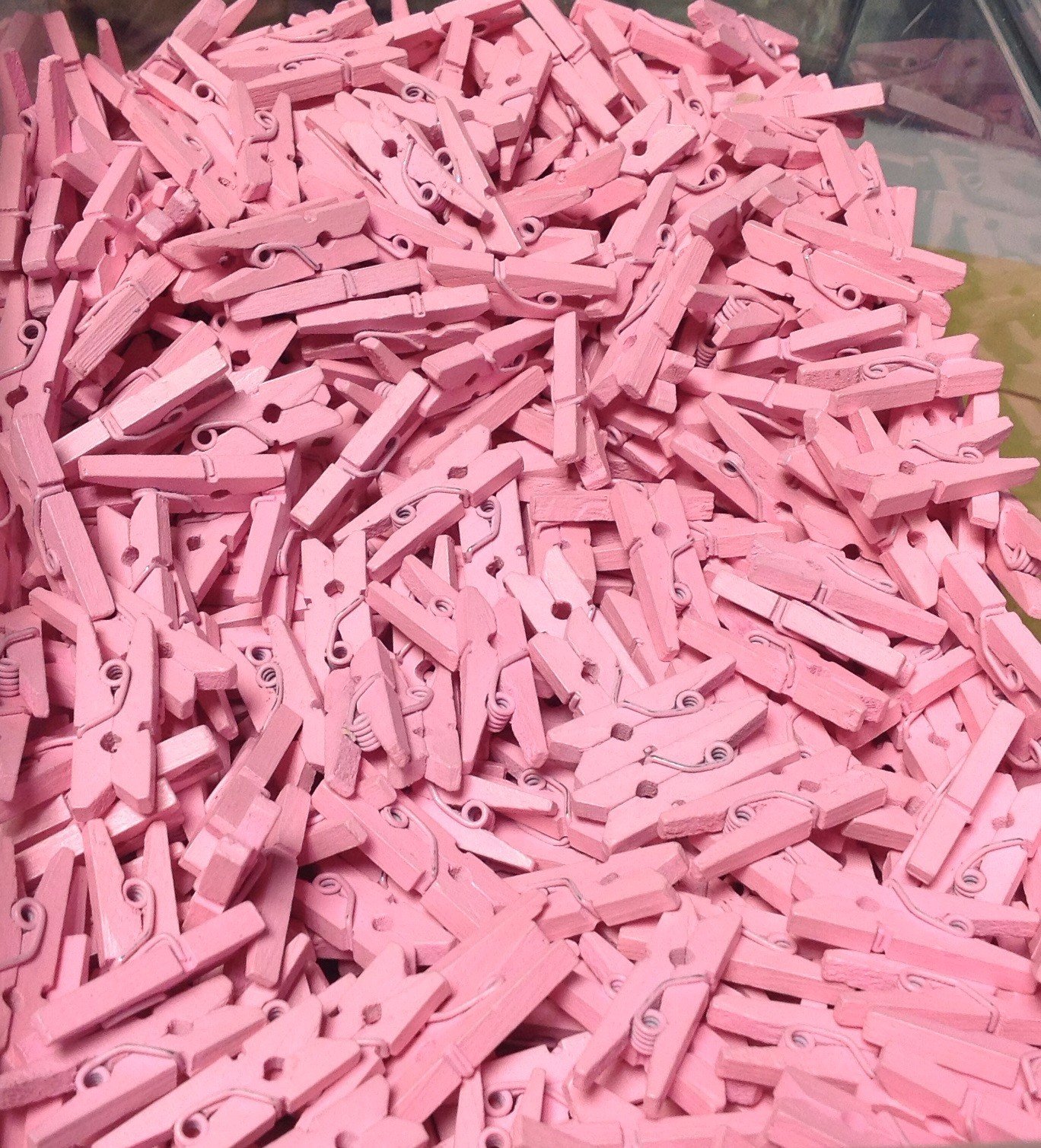 celloexpress Baby Pink 25mm Mini Wooden Craft Pegs - Scrapbooking, Display Photos & Keepsakes (Pack of 100)