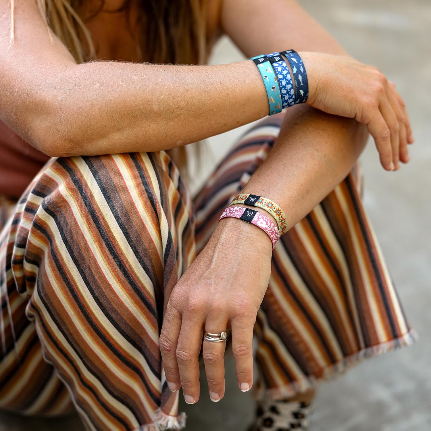 Hang Loose Bands - Coastal Surfer Beach Bracelet for Men, Women & Teens - Comfy Summer - Boho Reversible Wristband - Western Bulls | Extra Small: 5.5" length (for petites & kids)