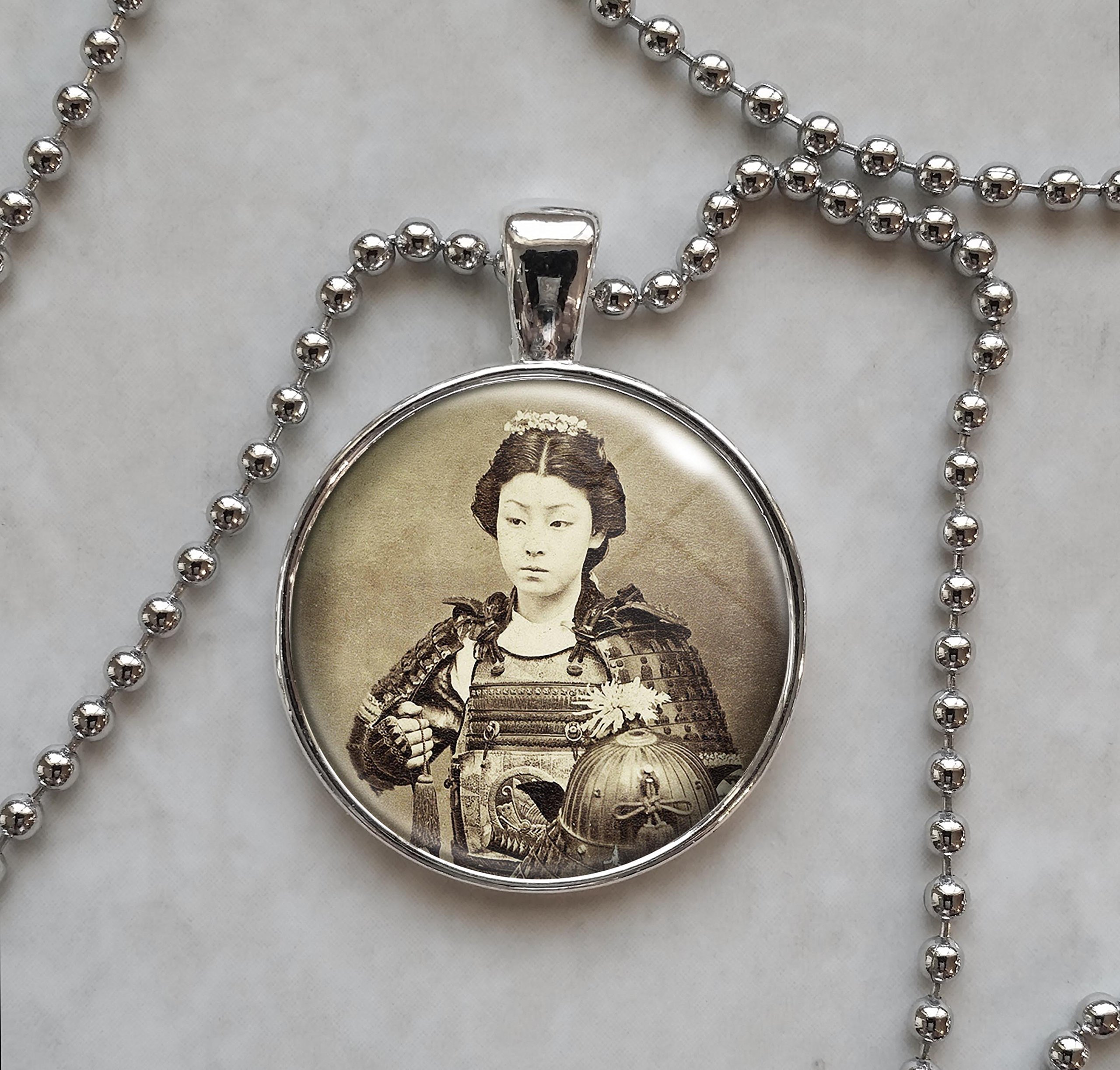 Onna-bugeisha female Warrior Samurai Pendant Necklace