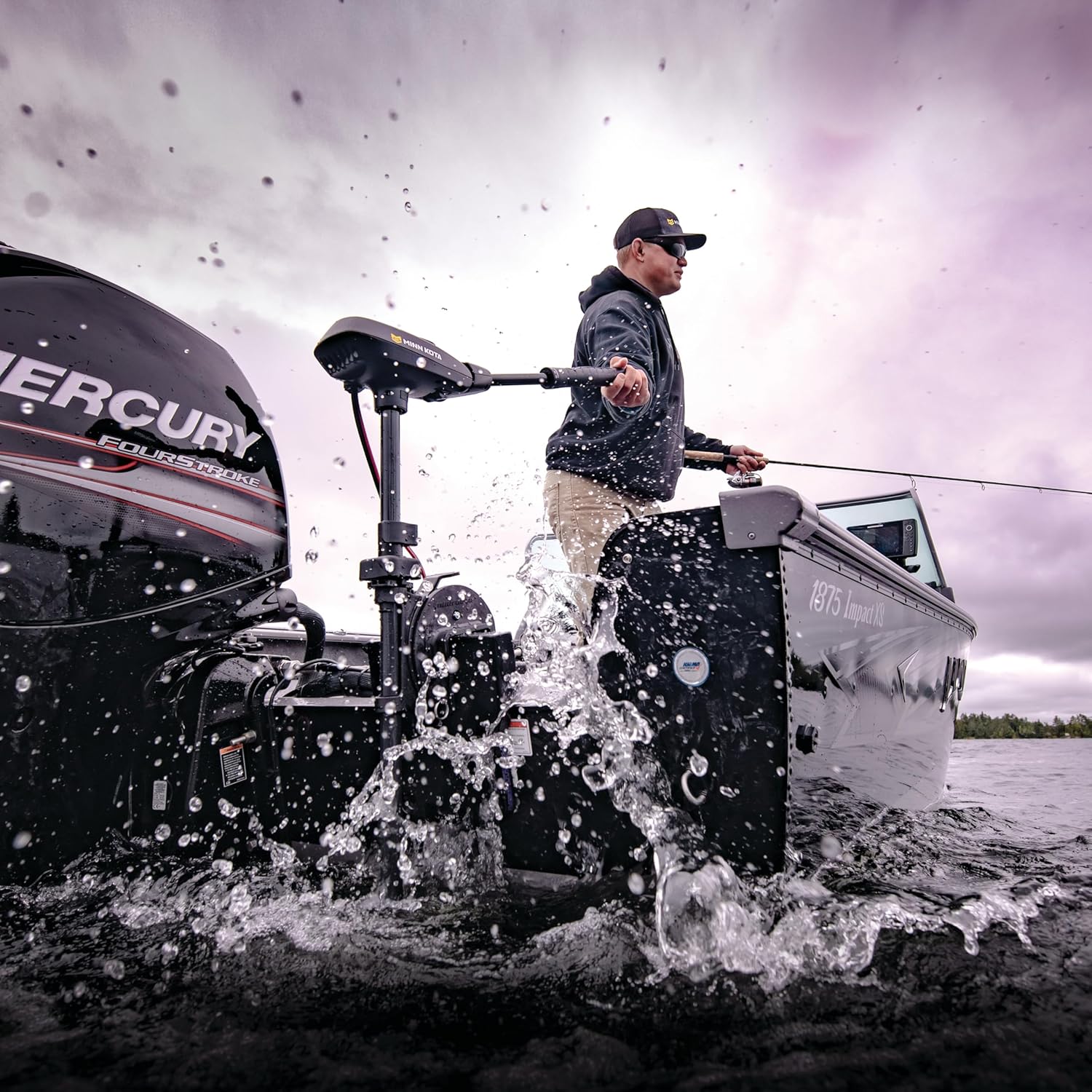 Minn Kota Traxxis Transom-Mount Electric Trolling Motor – 55 Lb. Thrust, 36 in. Shaft, Freshwater