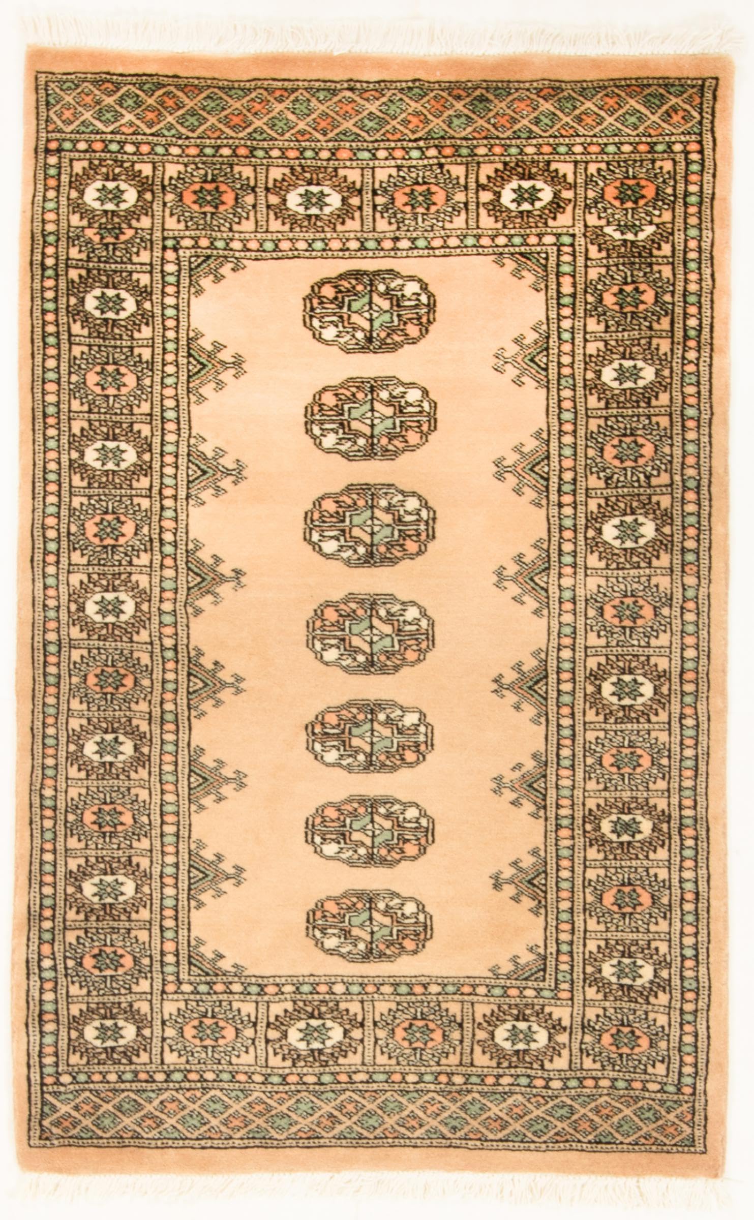 Tapis Pakistan Buchara en laine pour sublimer votre entrée ou un bureau