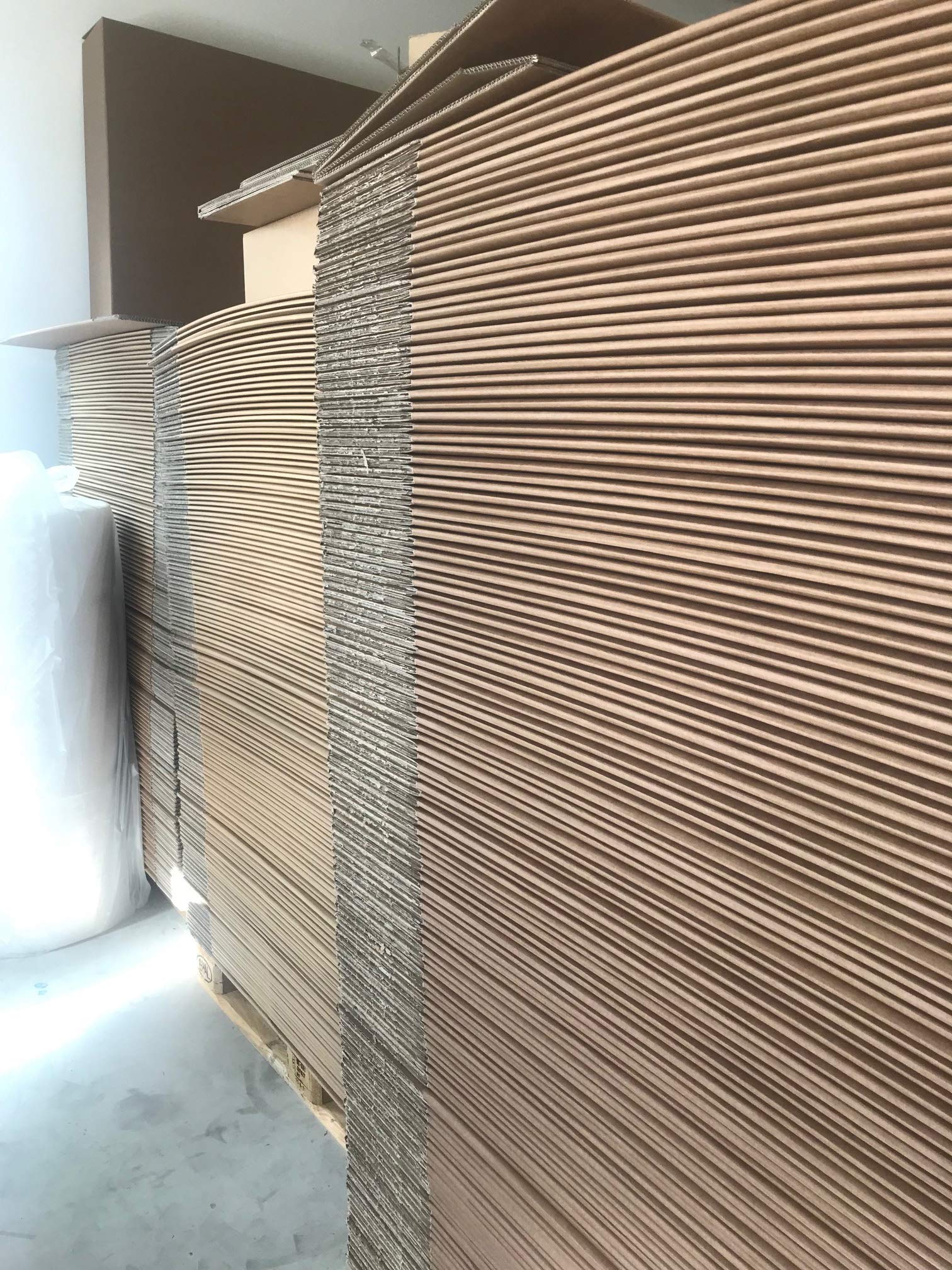 Geschickt Verpackt TV-Versandkarton bis 70 Zoll - stabiler 2-welliger Karton 1800x250x1000 für Flachbildfernseher & Monitore – 50 kg Traglast, Handgriffe, recycelbar, für Spedition, Made in Germany