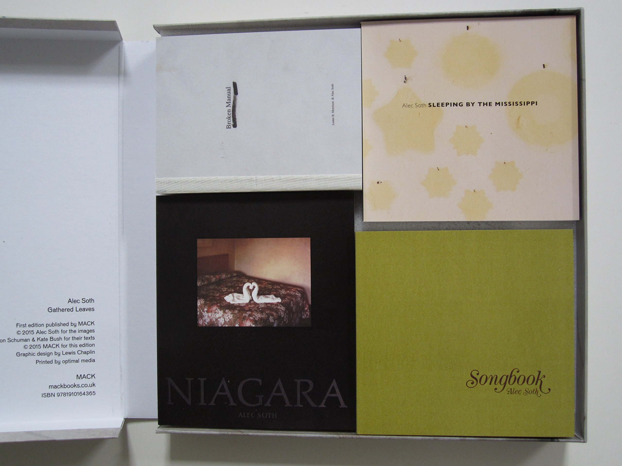 Amazon.co.jp: Alec Soth: 本、バイオグラフィー、最新アップデート