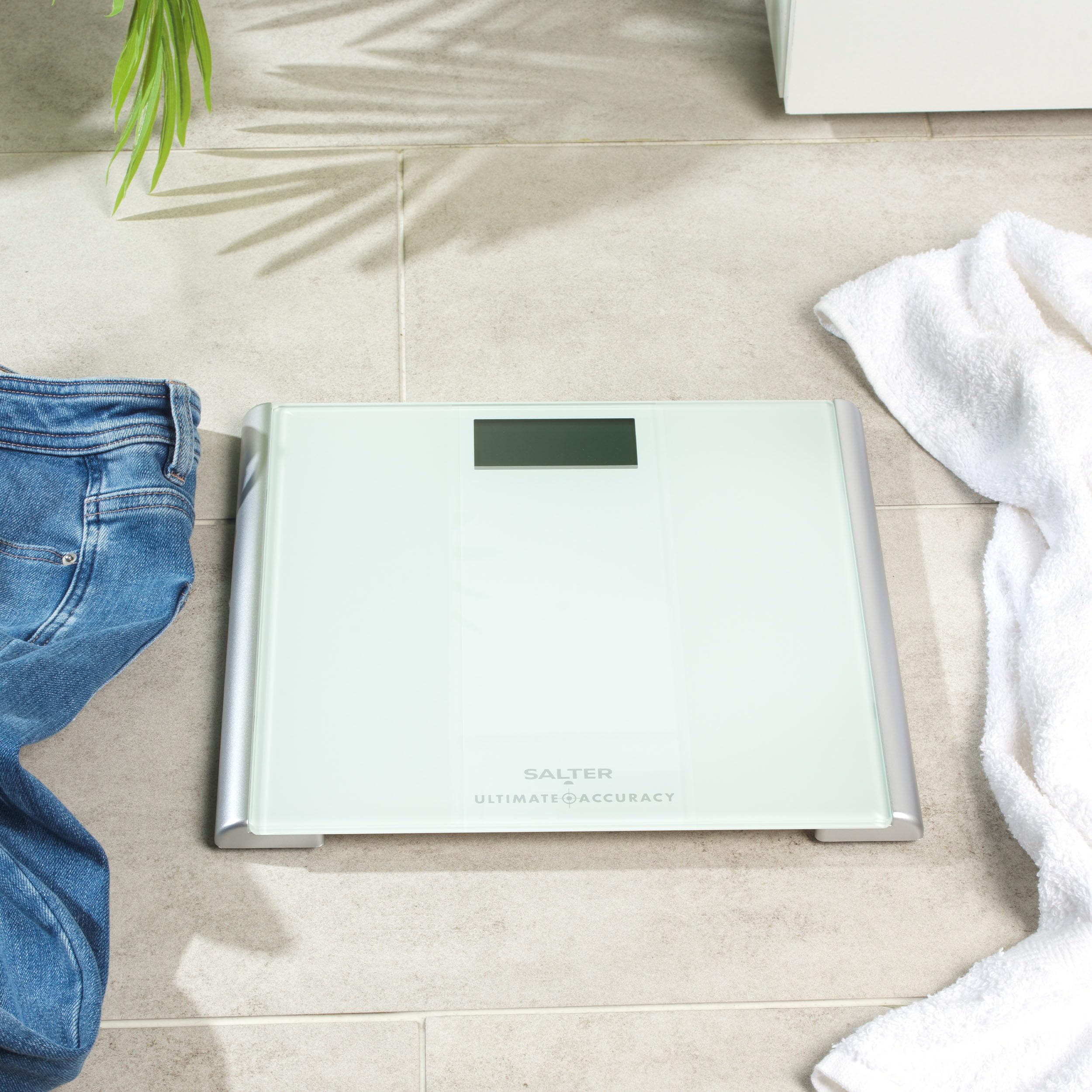 Salter 9009 WH3R Escala de baño de precisión máxima: Básculas de pesaje digitales, incrementos de 50 g, lecturas instantáneas paso a paso, pies de alfombra, 180 kg, baterías incluidas