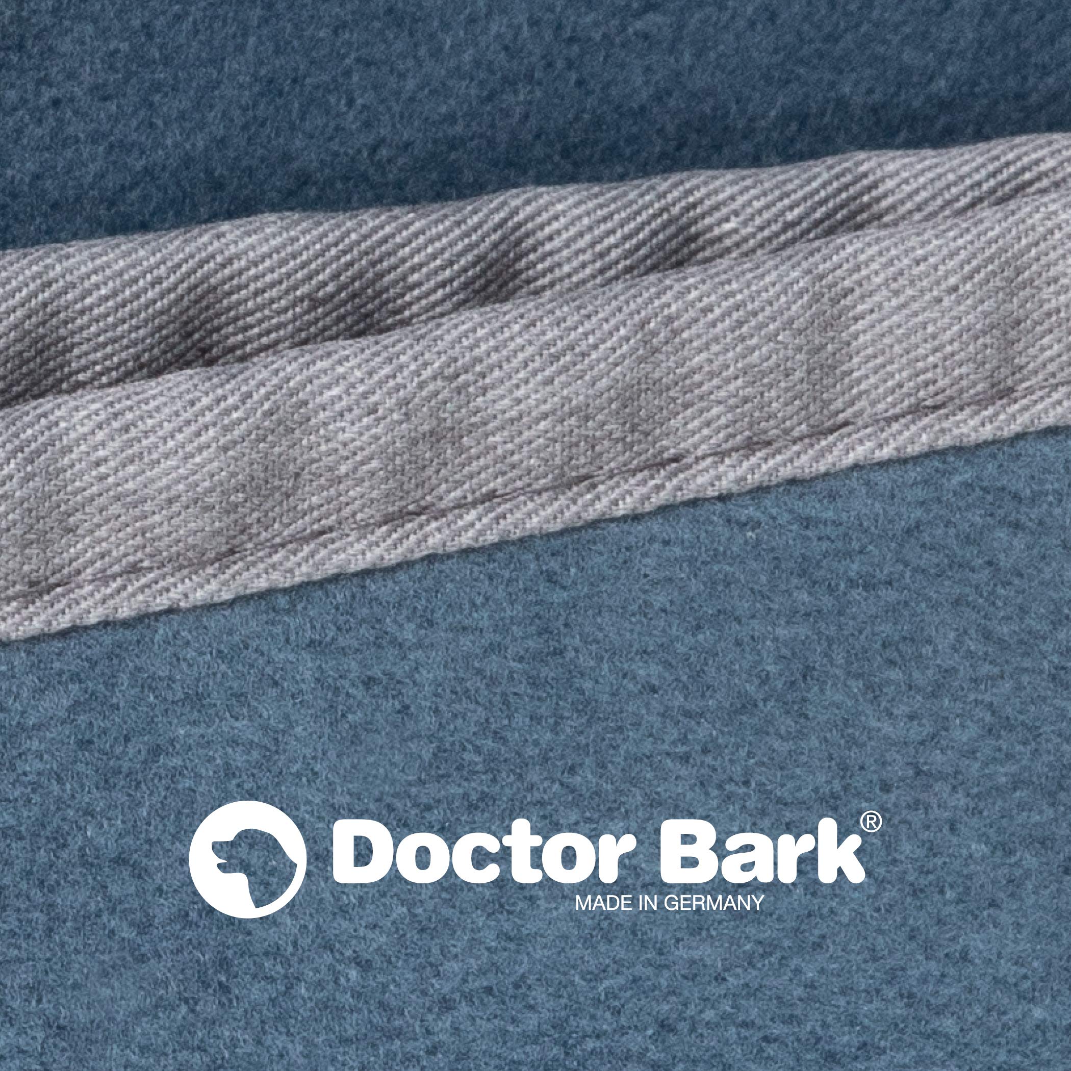 Doctor Bark | kuschelige Hundedecke waschbar bis 95°C, hygienische, weiche Fleecedecke für Sofa und Hundebett, Flauschige Haustierdecke - Made in Germany (L - 120x90 cm/Blaugrau)