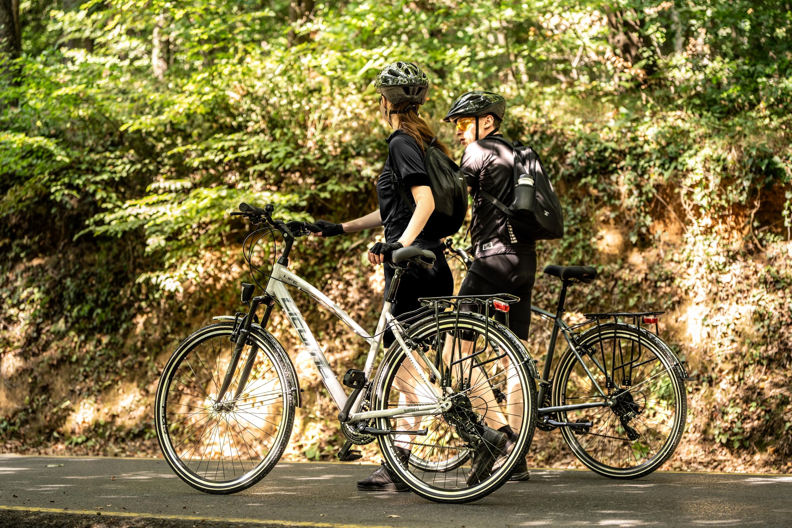 Licorne Bike Vélo de trekking de qualité supérieure de 28 pouces - Pour garçons, filles, femmes et hommes - Dérailleur Shimano 21 vitesses - VTT - Cross - Life-L-V.