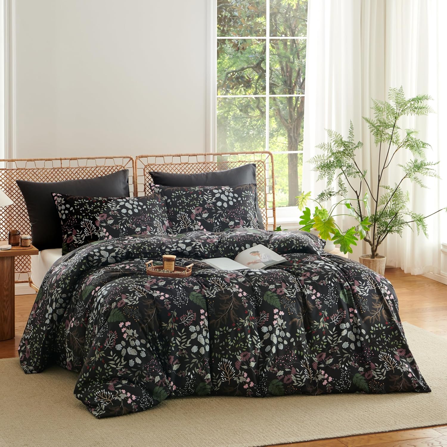 CCoutueChen Floral Comforter Set Queen 3 Pieces Elegant Flower Bedding Set Farmhosue Aesthetic Bedding Soft Microfiber Black Comforter with 2 Pillowcases