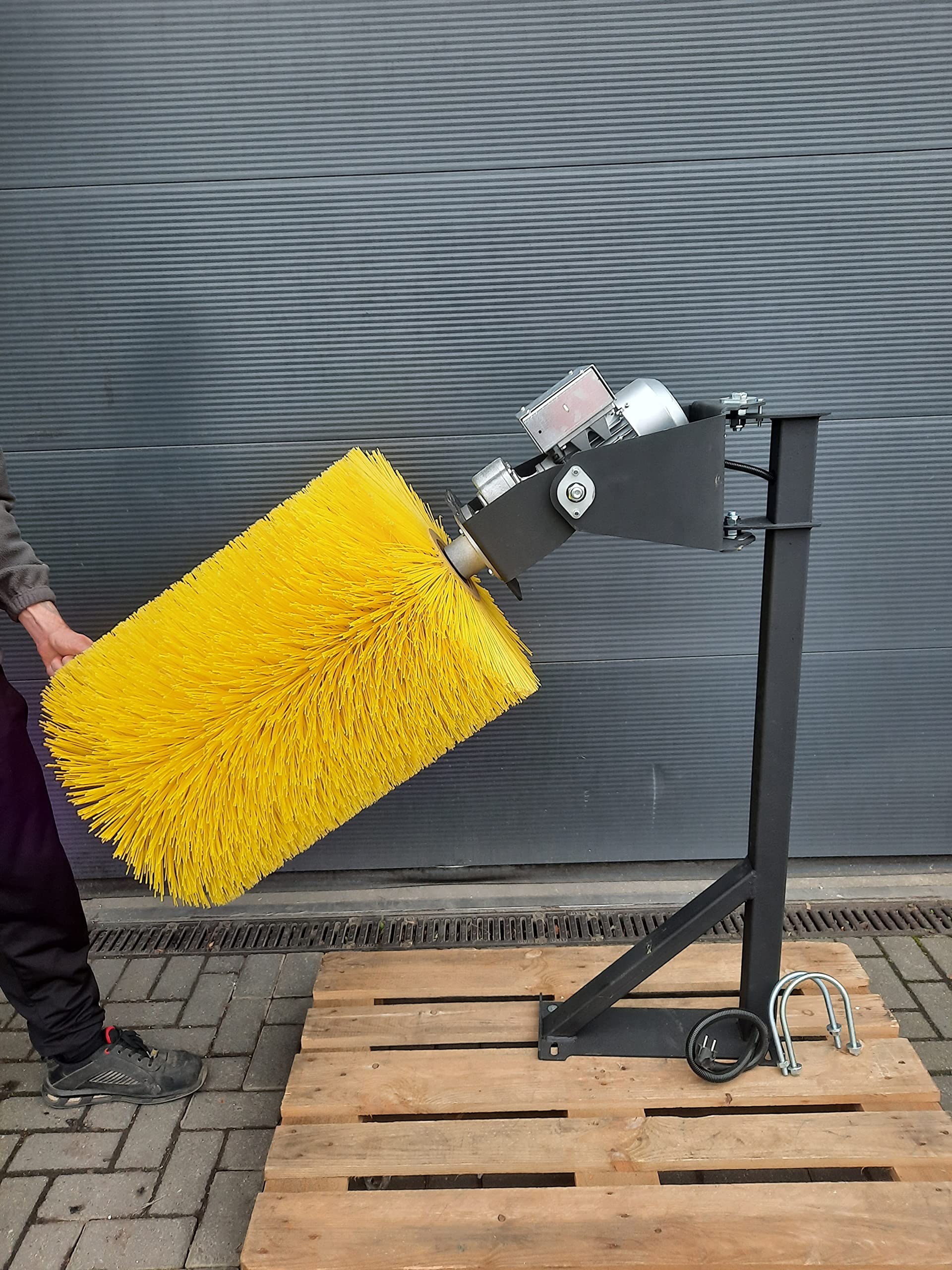 UZMAN Kuhputzmaschine Kuhbürste Rinderbürste Viehbürste Kratzbürste 230 Volt für Rinder Stall Hof die Optimale Kuhbürste für das Wohlbefinden der Kuh, Kuhpflegebürste Reinigungsbürste