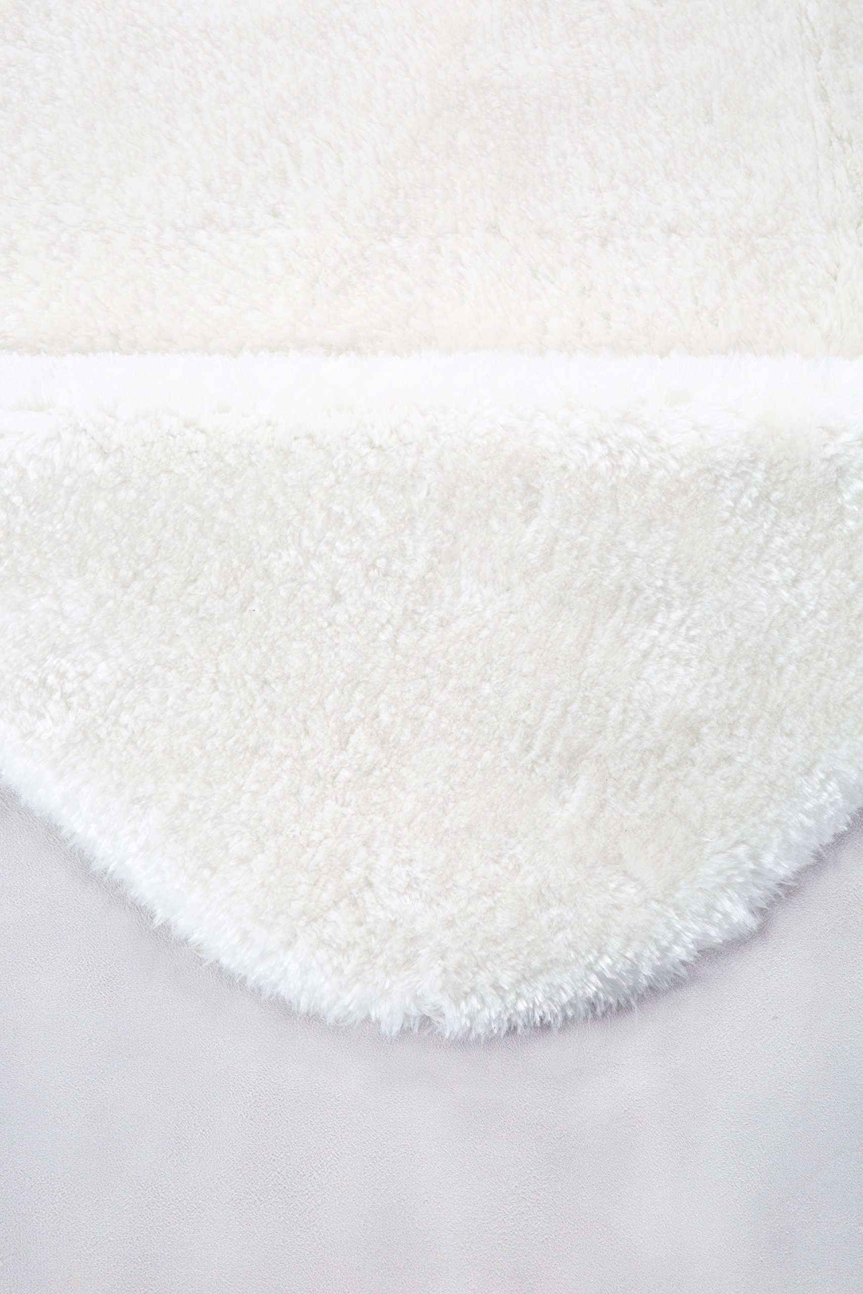 andiamo Teppich Lambskin - Kunstfell - flauschiger Teppich Schlafzimmer - geeignet als Bettvorleger Schlafzimmer oder als Fellteppich Wohnzimmer - Lammfellimitat pflegeleicht 55 x 160 cm weiß