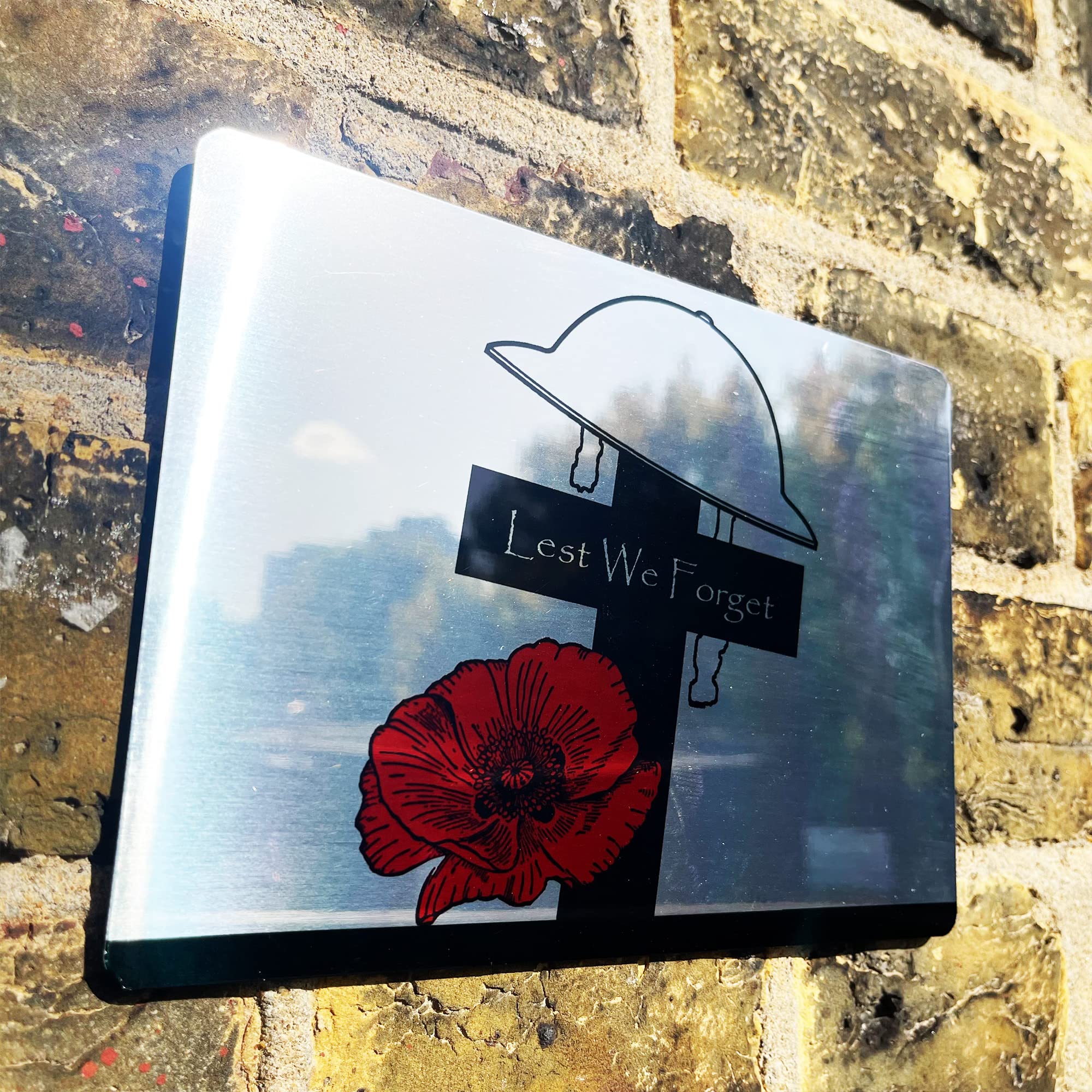 ShopQuality4U A4 Military Poppy Lest We Forget Printed on Mirror Metal Aluminium Plaque Cross and Helmet Poppy Set, Remembrance Day Gift