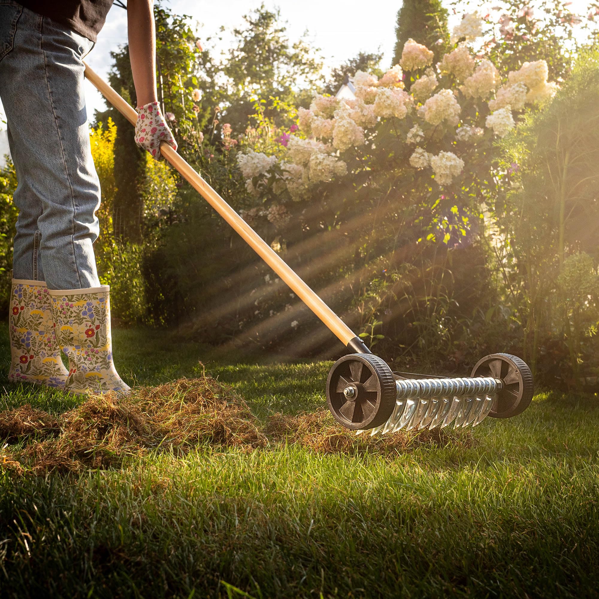 KADAX Cultivateur à Roues, Cultivateur avec Tête en Acier Griffe de Jardin pelouse, Scarificateur et Aérateur de pelouse, Scarificateur Manuel