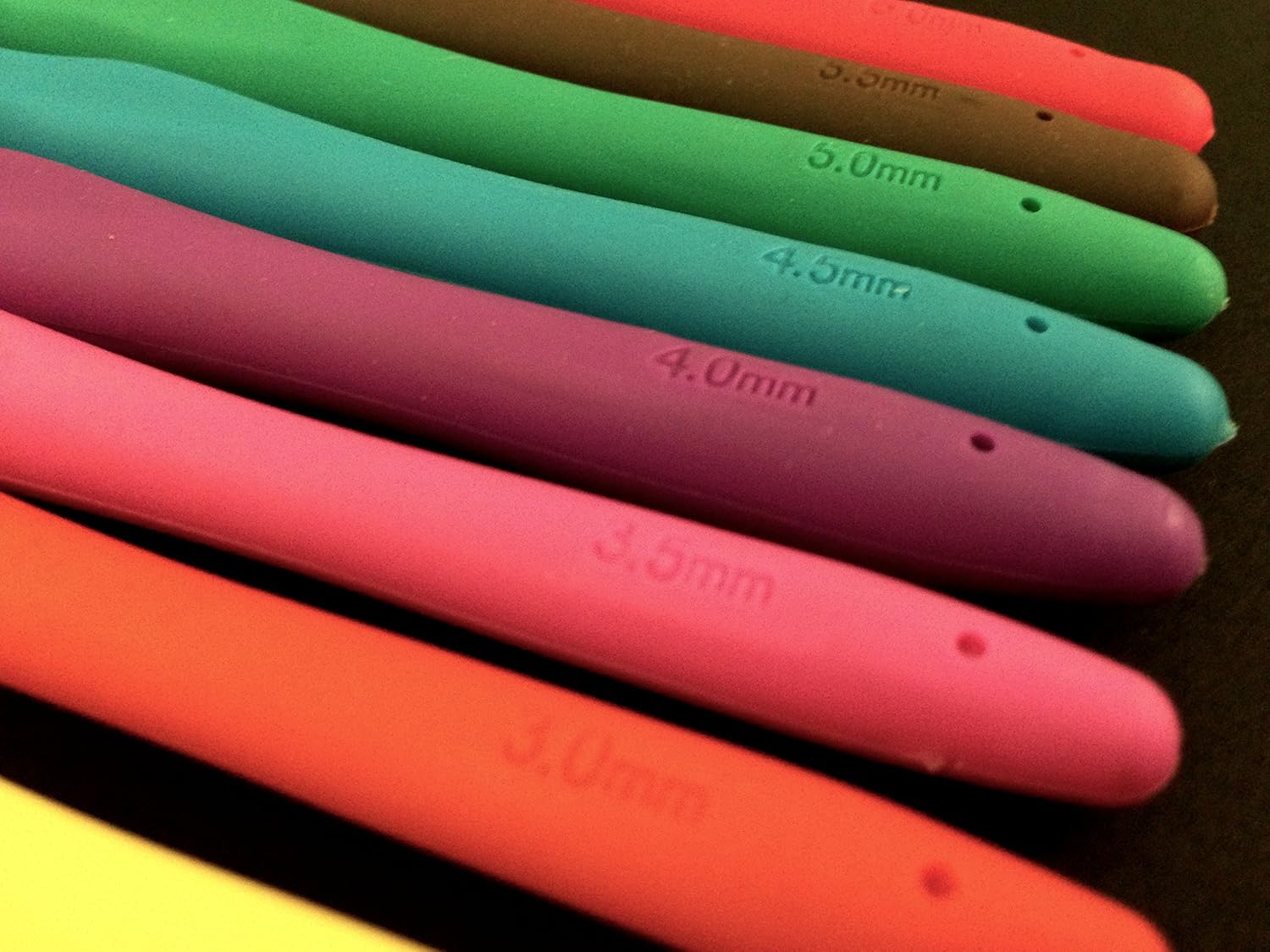 Festival Hands Crochet Hooks - 9pcs Crochet Hook Set,Ergonomic Grip,Mom Gifts,Best Friend Gifts,Easy Grip Crochet Needles,Crochet Hooks Ergonomic,Anniversary Gifts for Her