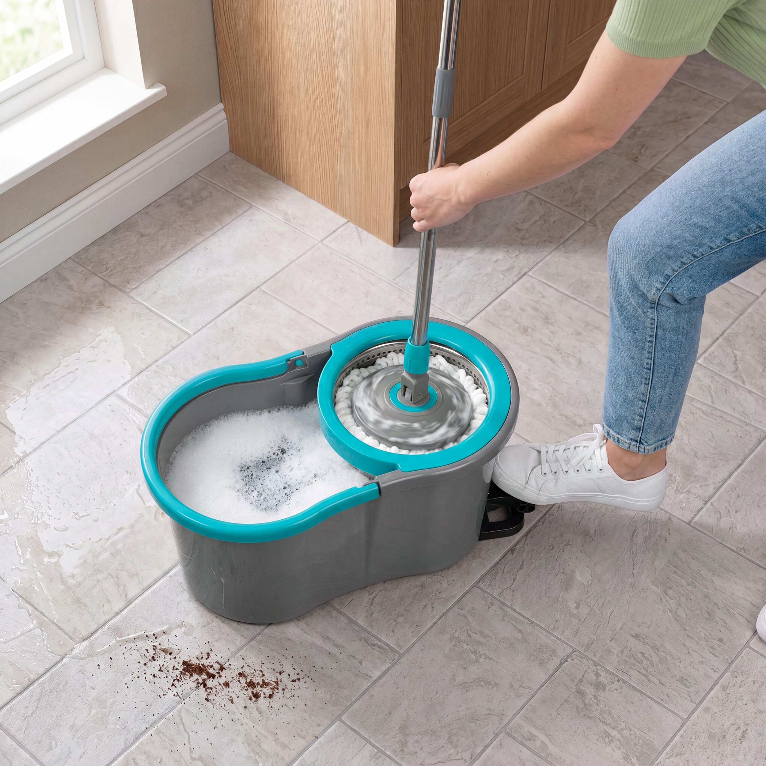 Beldray Juego de trapeadores y Cubos Antibac - Mopa de Hilo de 360°, Cubo de fregona de 4 litros, Sistema de Centrifugado accionado por Pedal, Fibras tratadas antibacterianas, LA036430UFFEU7 | Cubo centrifugado a pedal, 4 l de capacidad, fibras tratadas a