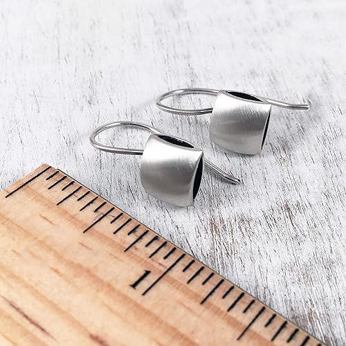 Miniatura 7 de Square Cushion Shape Hook Drop Earrings, Sterling Silver 925 Satin and Polished finished sides, Dark Oxidized Interior, Handmade by Claudia Lira.