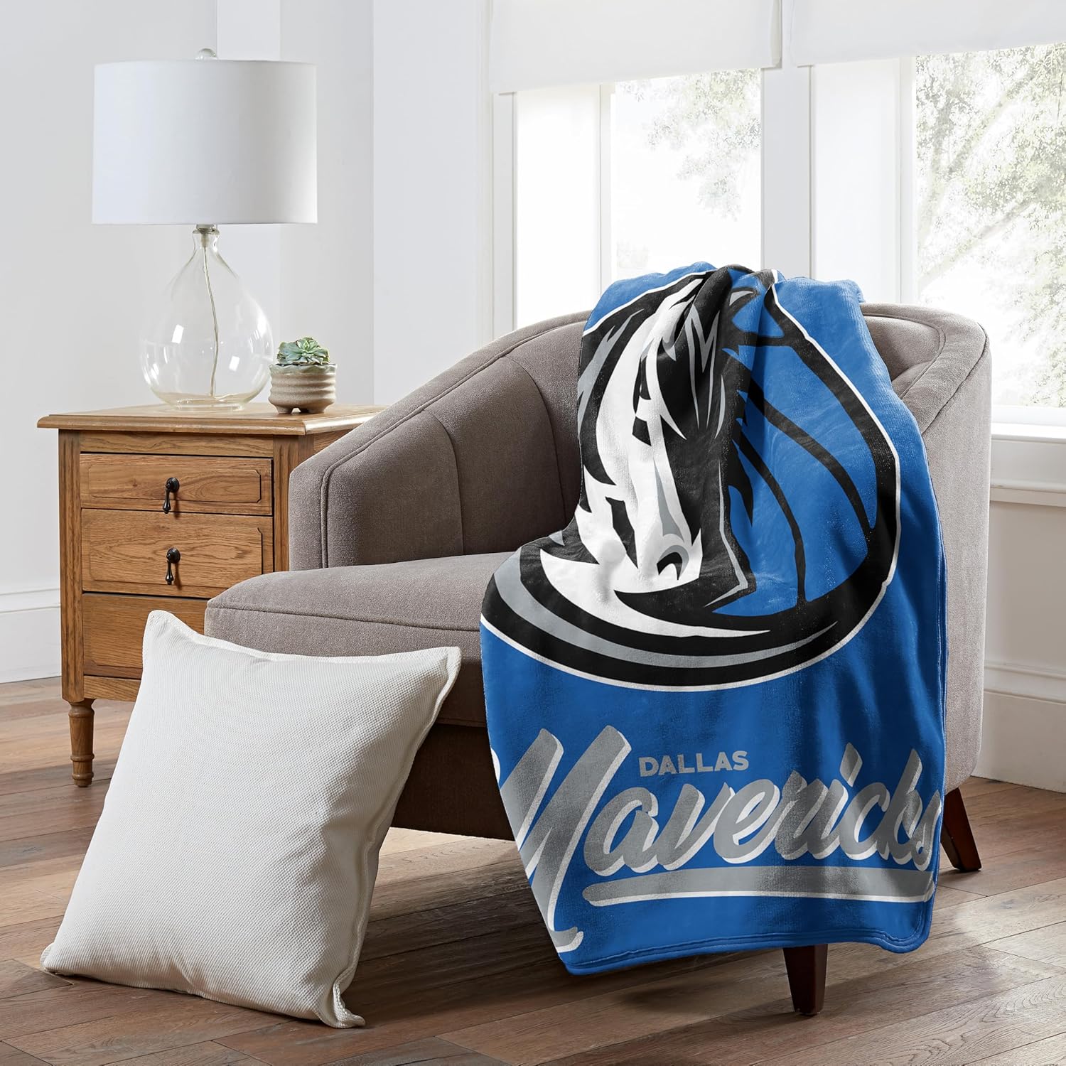 Northwest NBA Dallas Mavericks Raschel Throw Blanket, 50" x 60", Signature