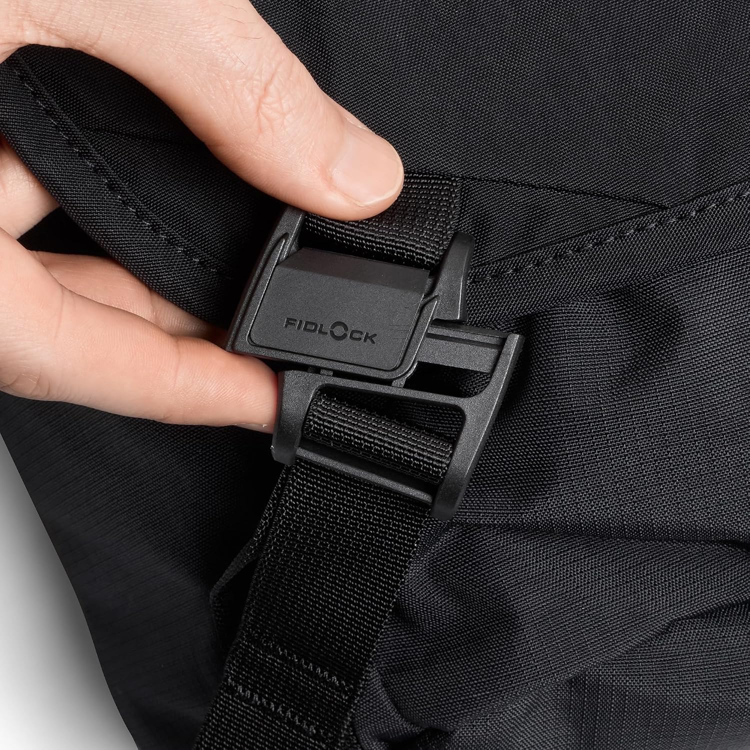 Bellroy Venture Messenger 14” (Bike Travel Bag with Laptop Storage and Comfortable Strap) - Black