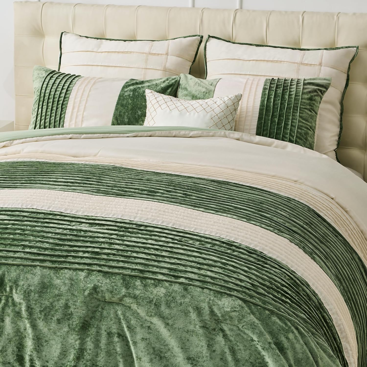 Wonderful Faux Silk King Size Green Velvet Comforter 3 Piece Splicing Pleated Striped Luxurious Lightweight Soft Fluffy Comforter Set