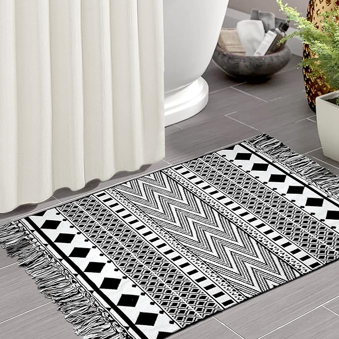 iOhouze Boho Bathroom Rug with Tassel, 2'x3', 100 Woven