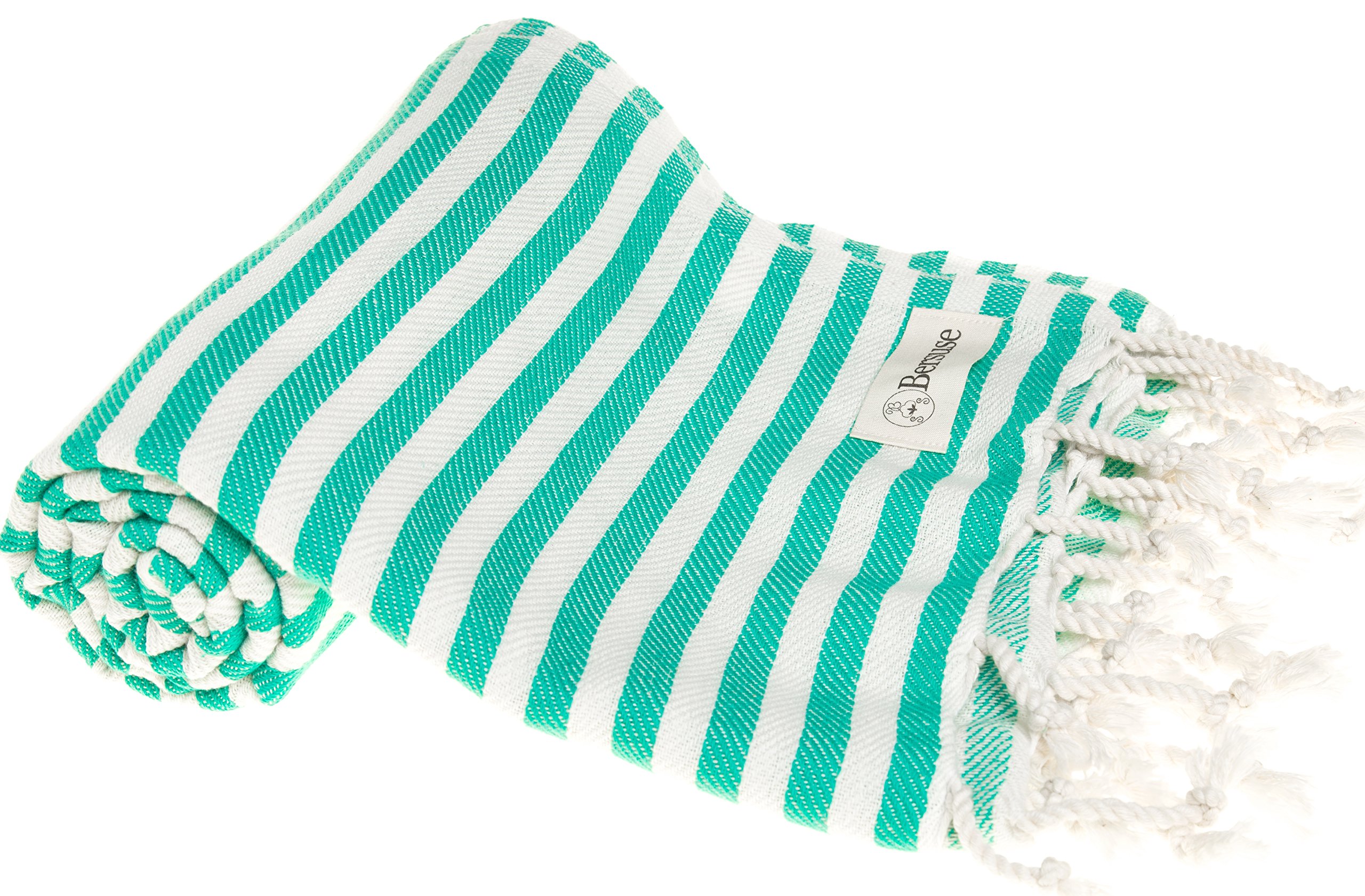 Serviette de plage en coton haut de gamme Malibu de 95x175 cm en coloris menthe verte