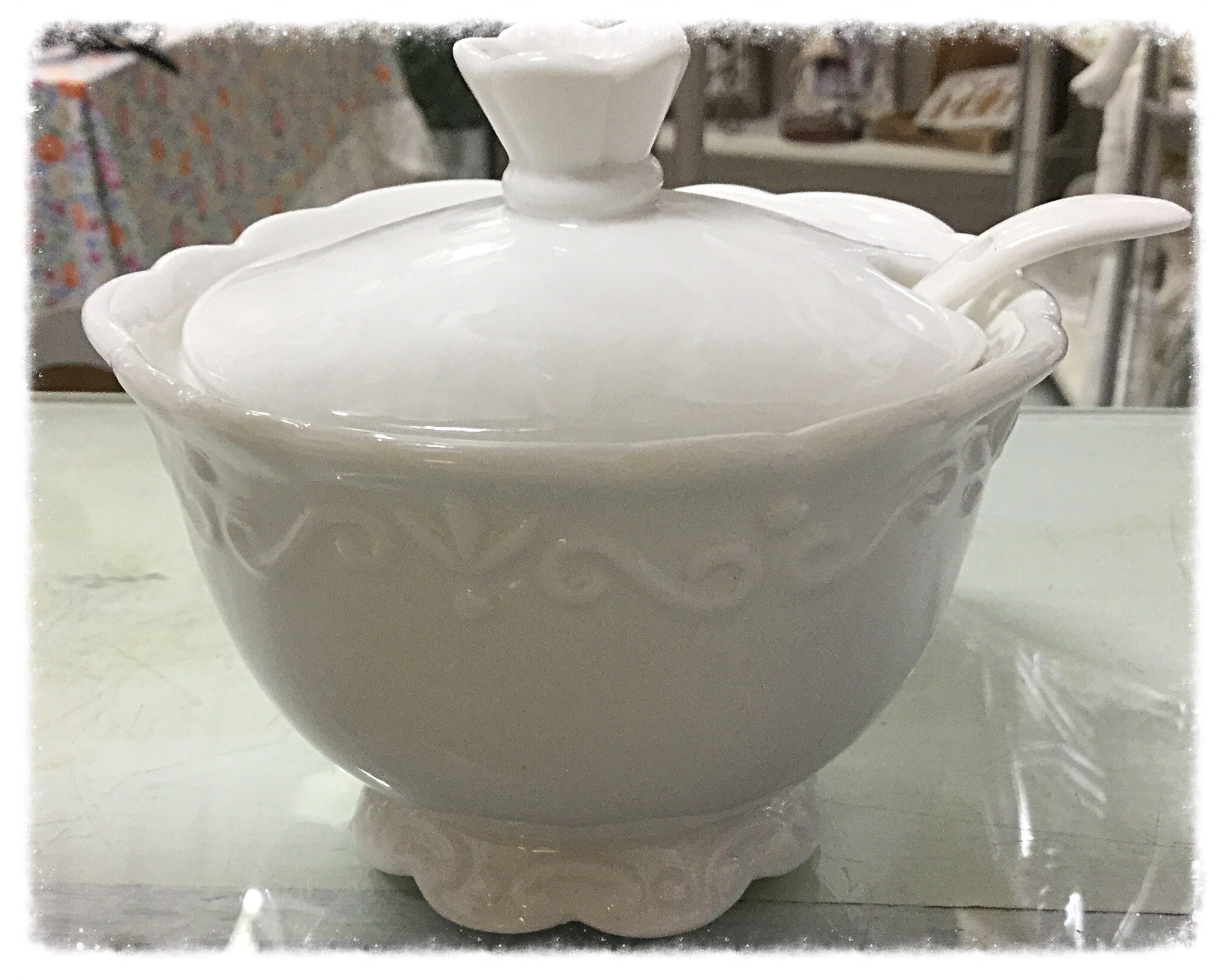 Zuccheriera ceramica bianca con coperchio e cucchiaino porta zucchero linea retrò