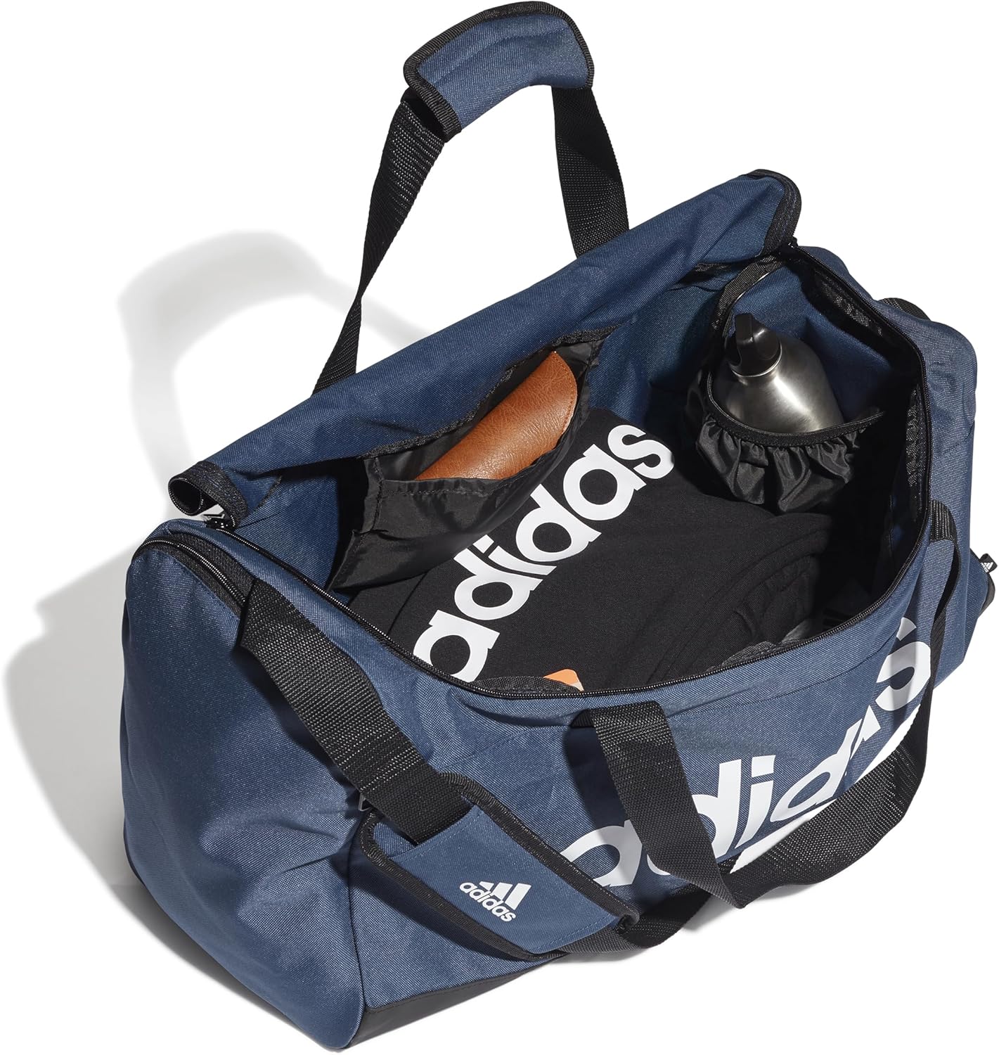 [アディダス] ダッフルバッグ ダッフルバッグ/エッセンシャルズ ロゴ Duffel バッグ Medium 60205 クルーネイビー/ブラック/ホワイト(GN2039)