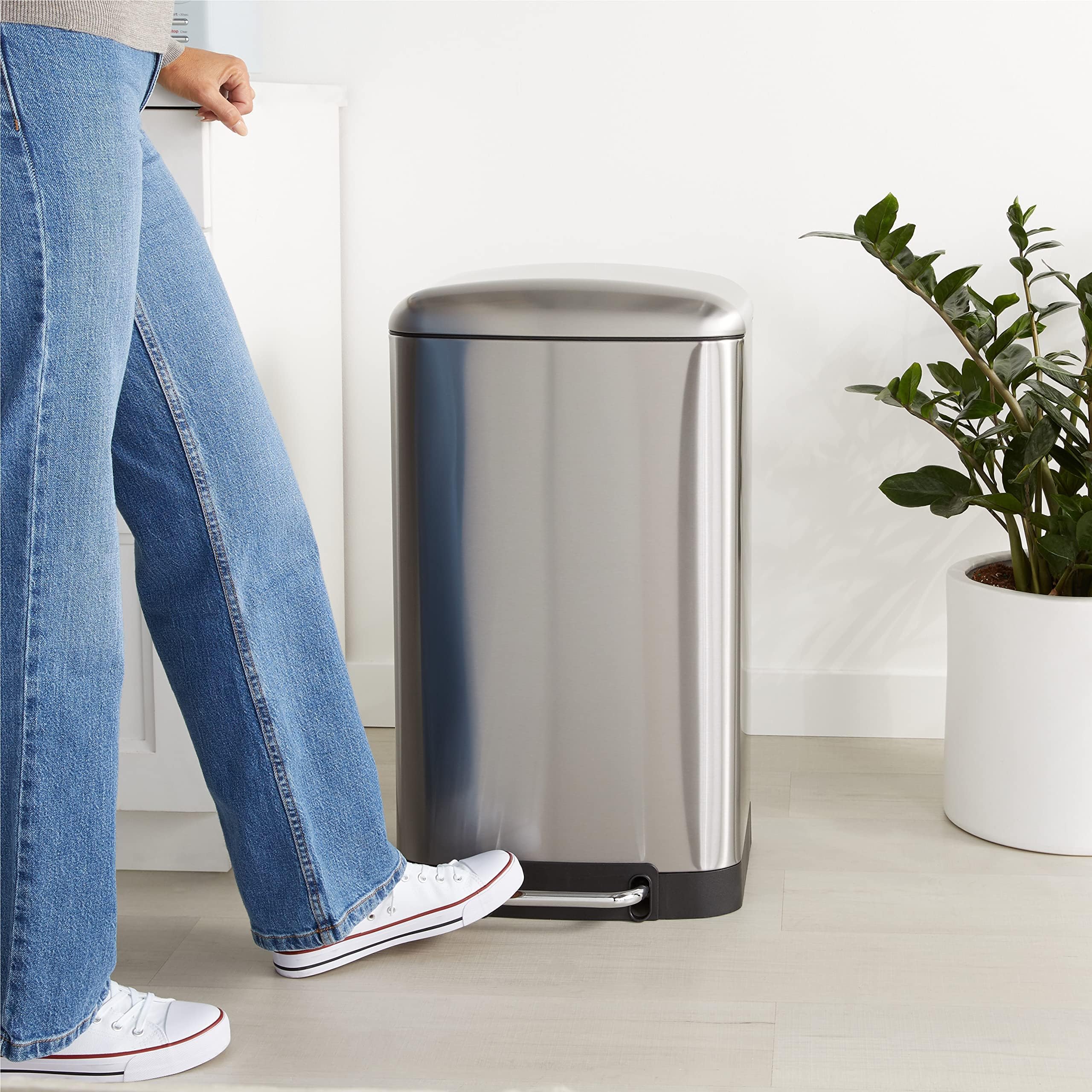 Amazon｜ゴミ箱 40L(40リットル) ソフトクローズ 静音 ふた付き ペダル
