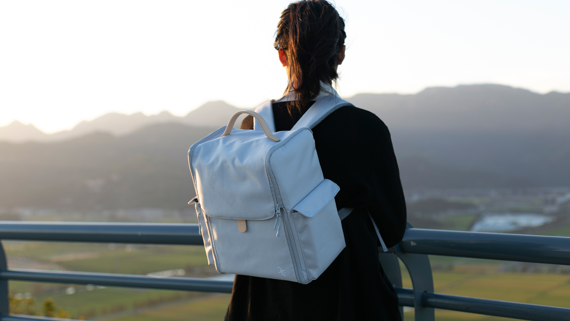 Togood Ultra Large Marker Storage Light Blue Canvas Backpack with Tan Handle Togood Ultra-Large Storage Marker Pens Backpack, Honduras | Ubuy main image 3